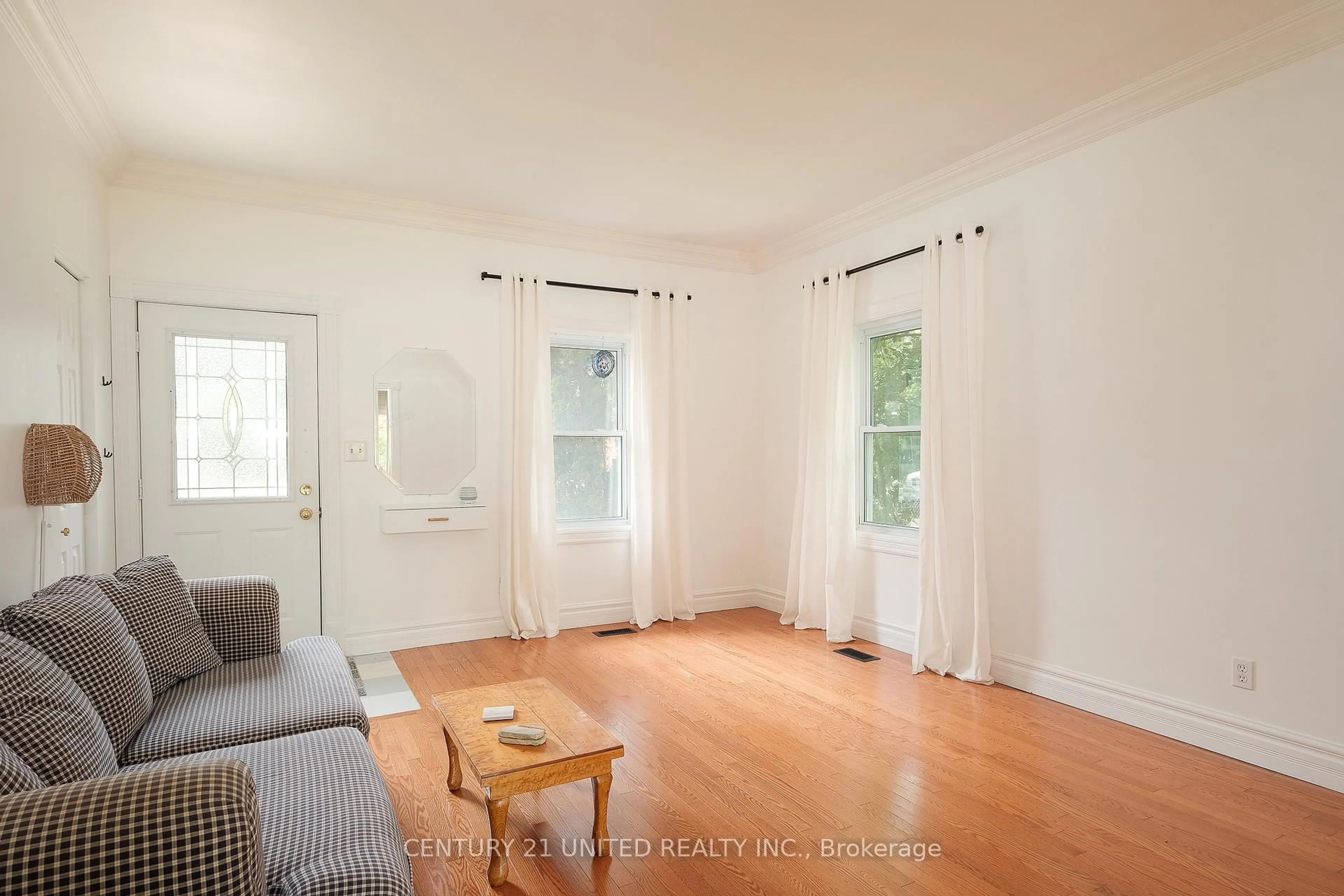 Living room with furniture, unknown for 668 Brown St, Peterborough Central Ontario K9J 4K5