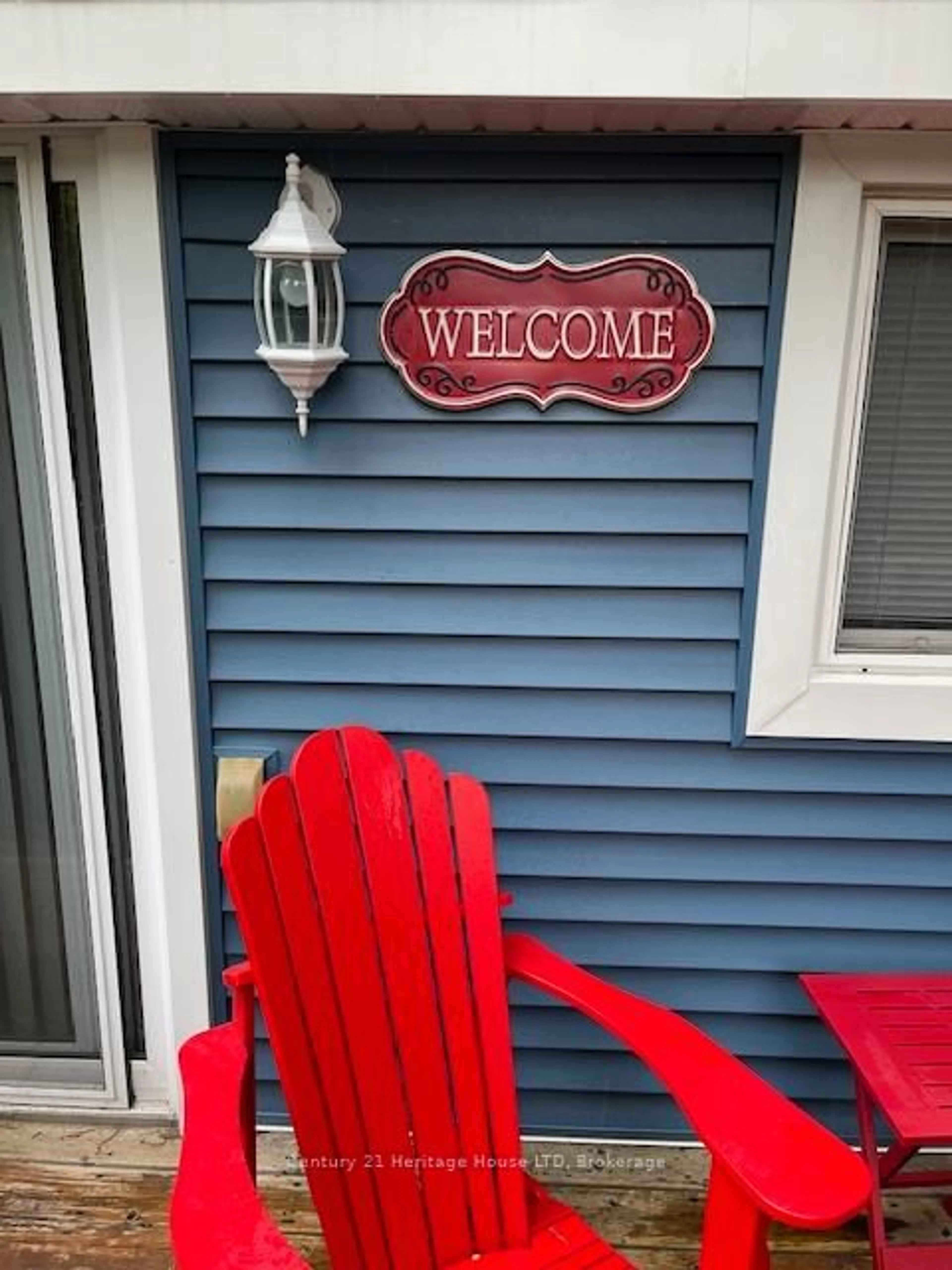 Home with vinyl exterior material, street for 29 Elmwood Ave, Lambton Shores Ontario L0S 1E4