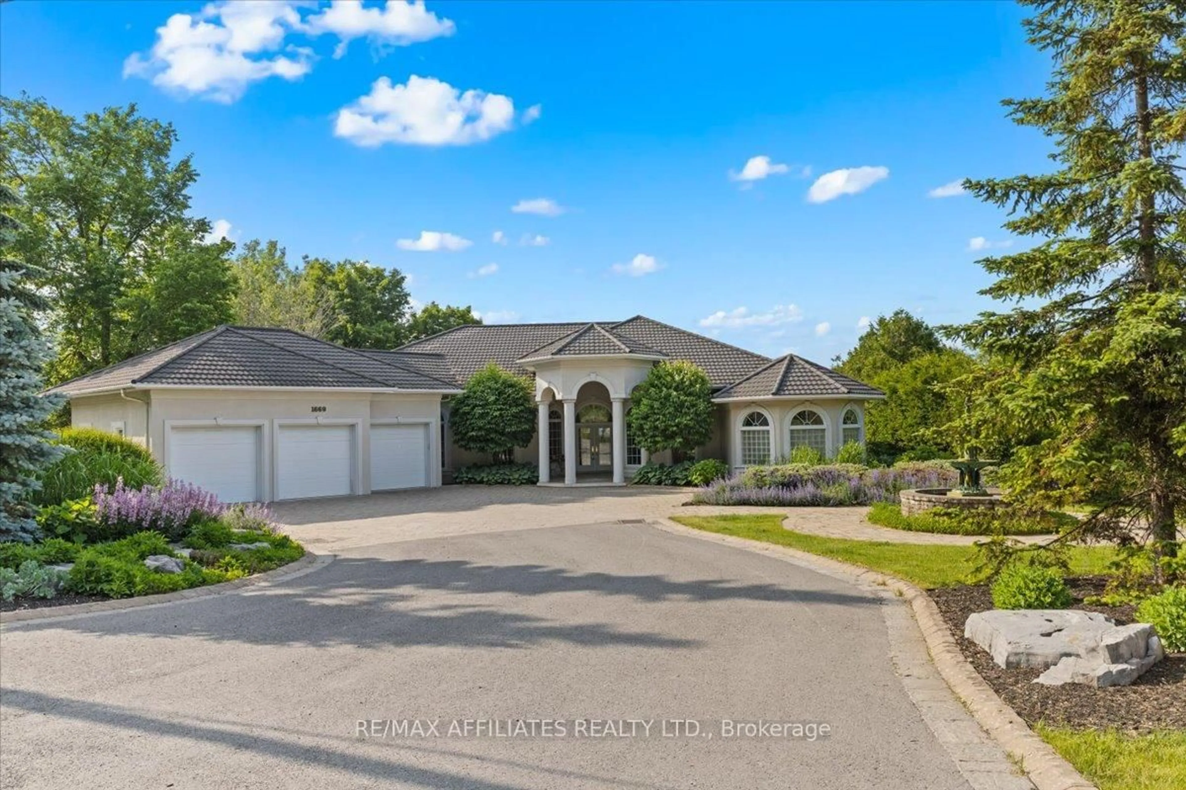 A pic from outside/outdoor area/front of a property/back of a property/a pic from drone, unknown for 1669 Regional Road 174 Rd, Ottawa Ontario K4C 1H5