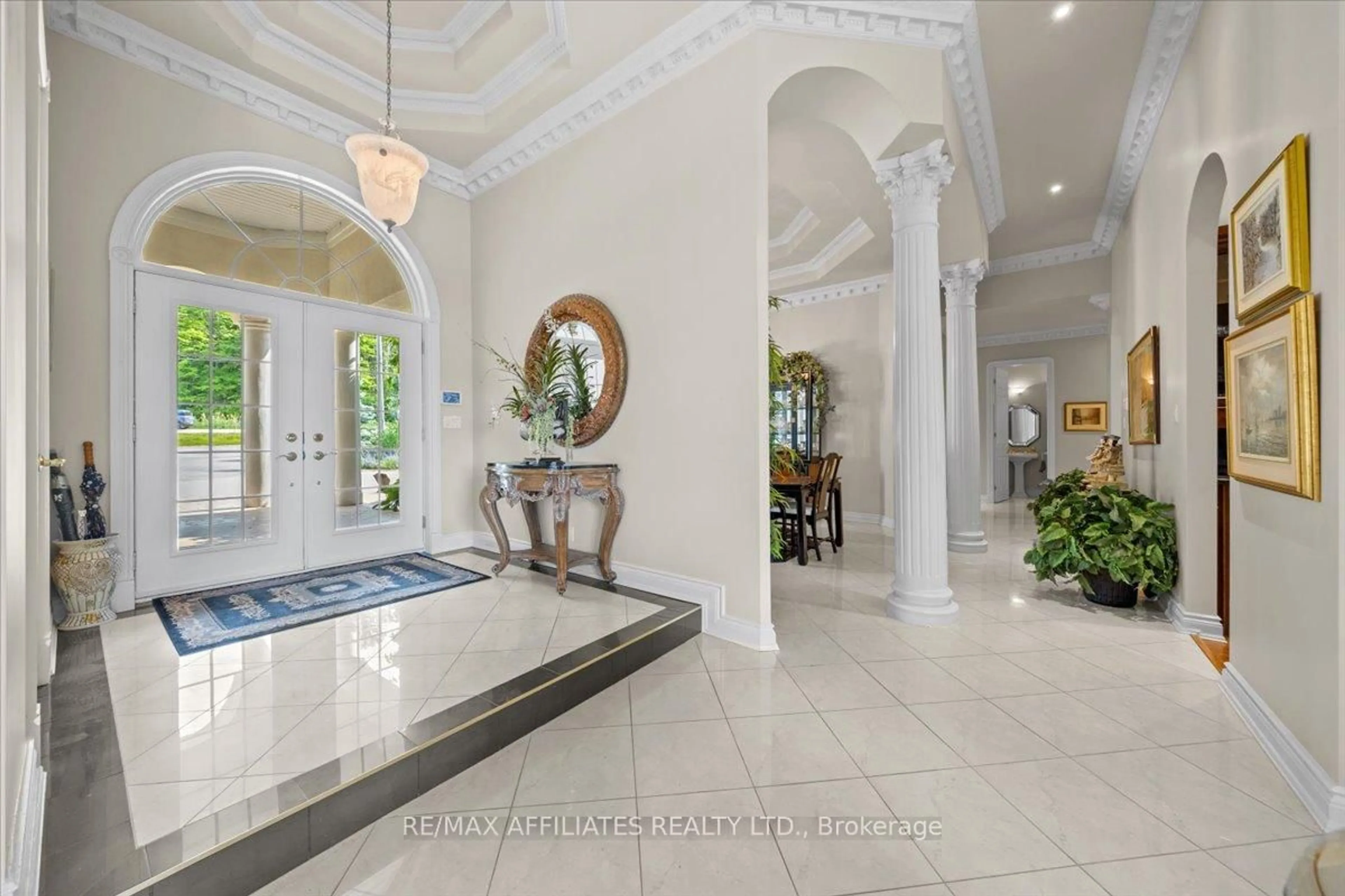 Indoor foyer for 1669 Regional Road 174 Rd, Ottawa Ontario K4C 1H5