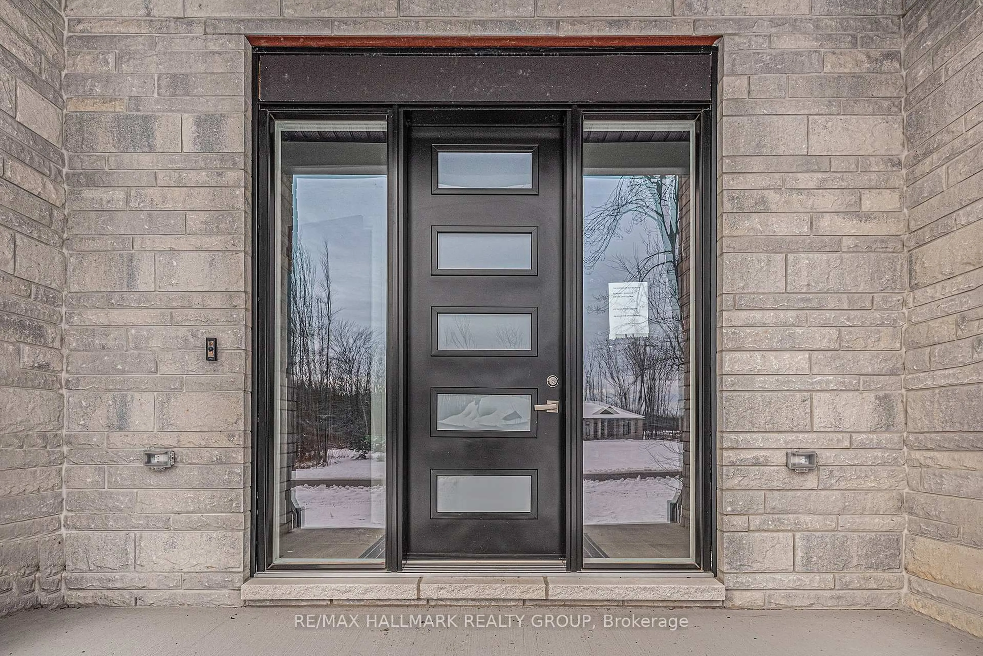 Indoor entryway for 132 ROBERT TAITE Dr, Ottawa Ontario K4C 1A9