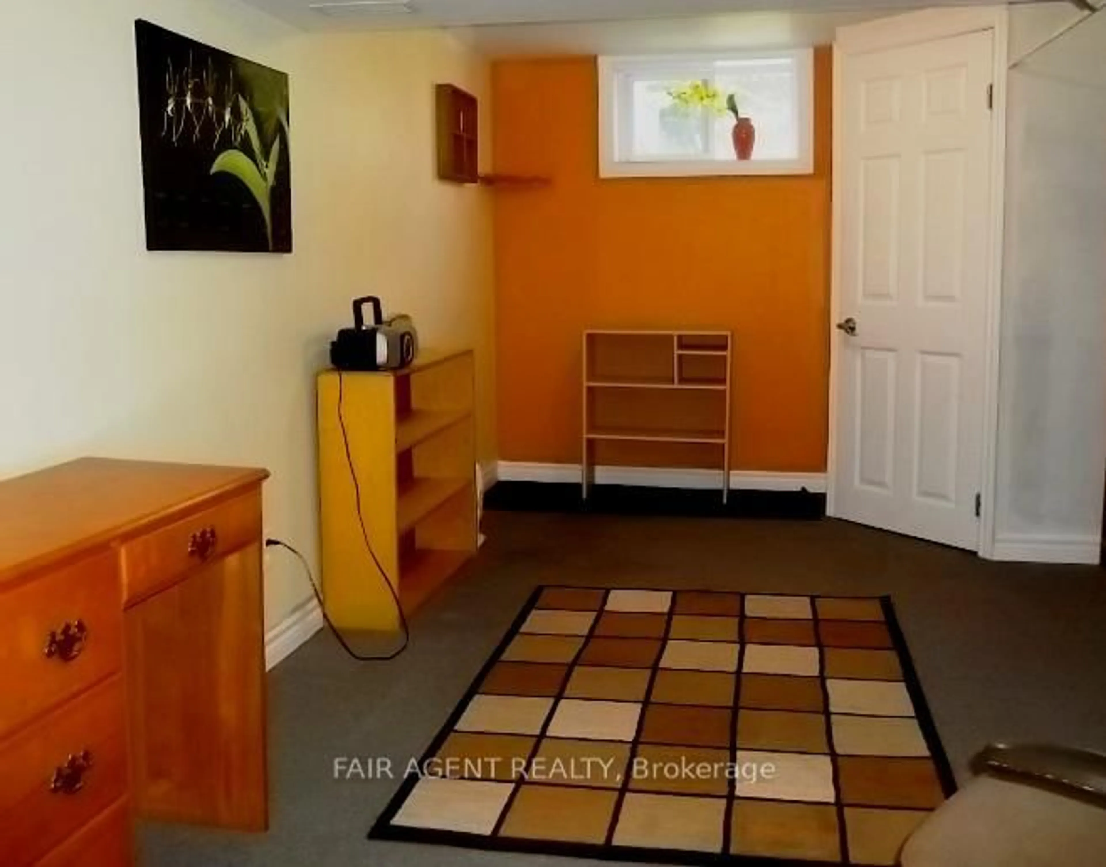 Indoor entryway for 359 FLANDERS Row, London East Ontario N5Y 1C3