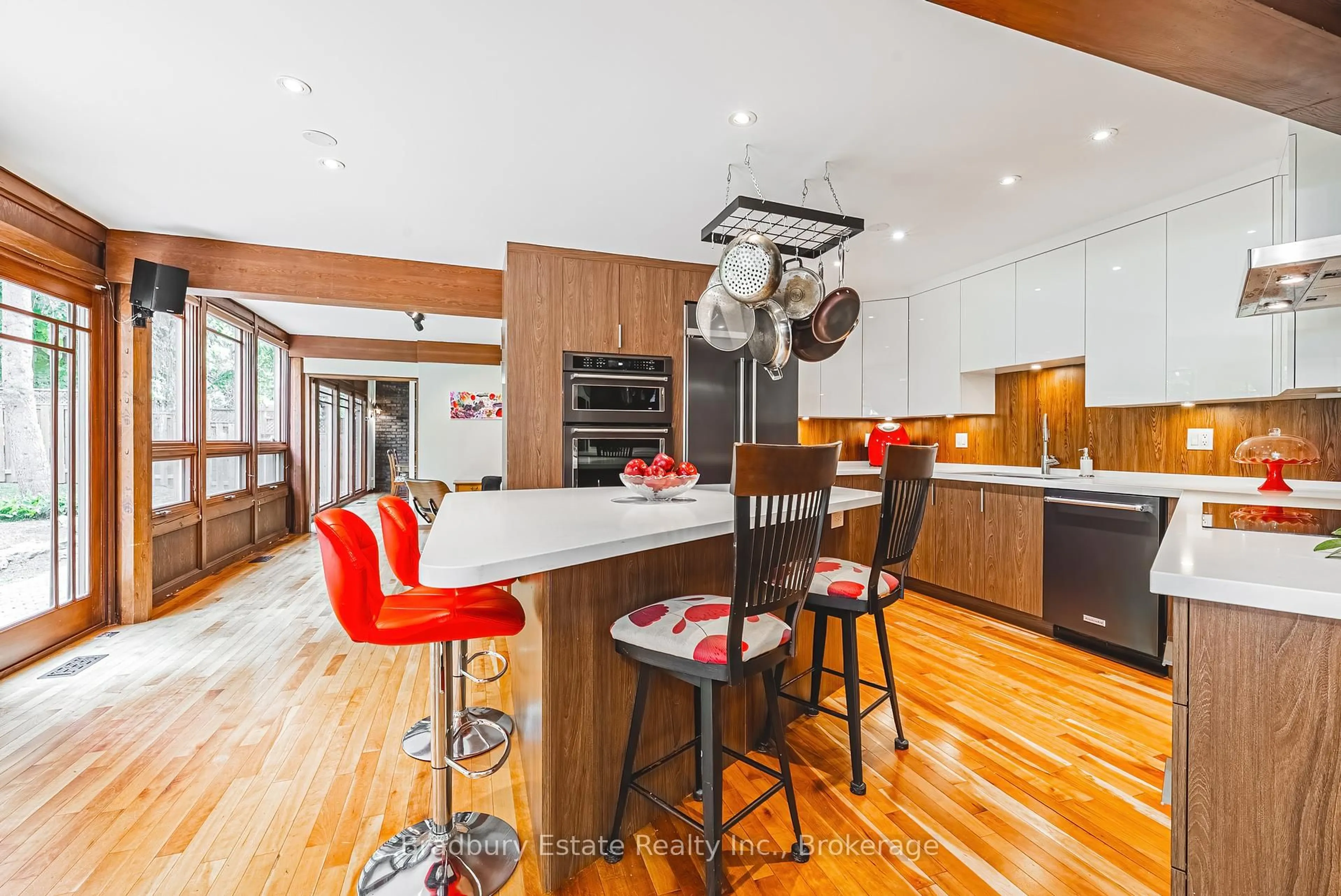 Open concept kitchen, wood/laminate floor for 128 Bunker Hill Dr, Hamilton Ontario L8K 5X5