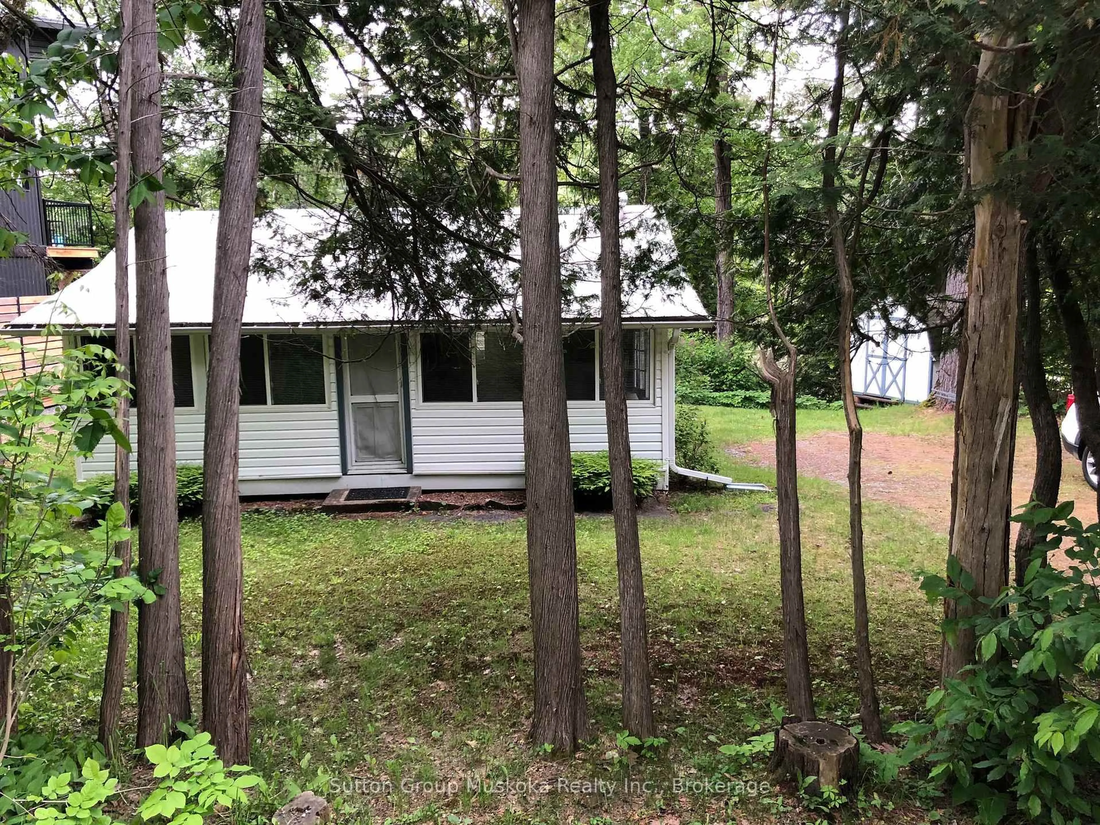 Unknown for 726 Muskoka Rd 10 Rd, Huntsville Ontario P0B 1L0