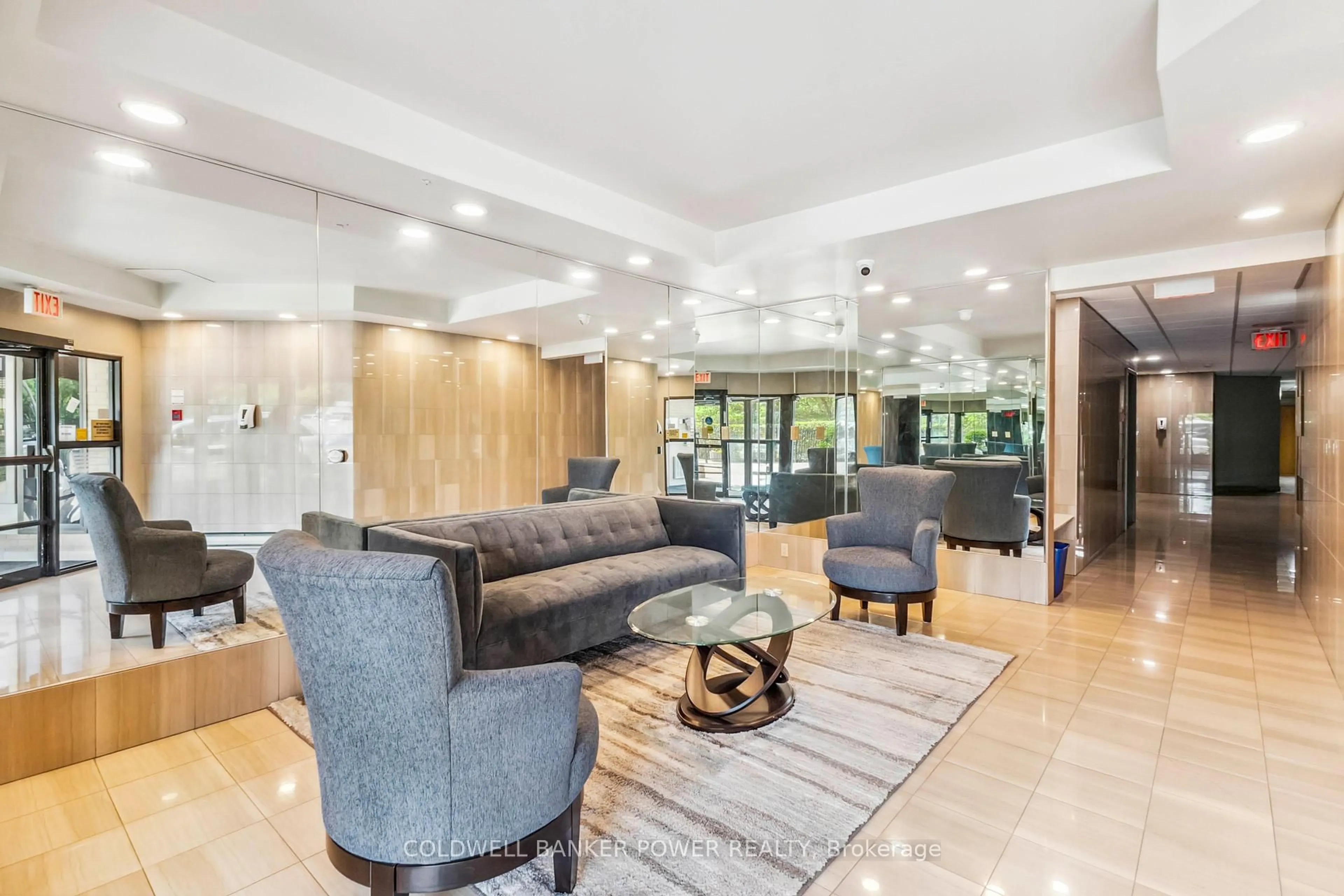 Lobby for 19 King St #602, London East Ontario N6A 5N8
