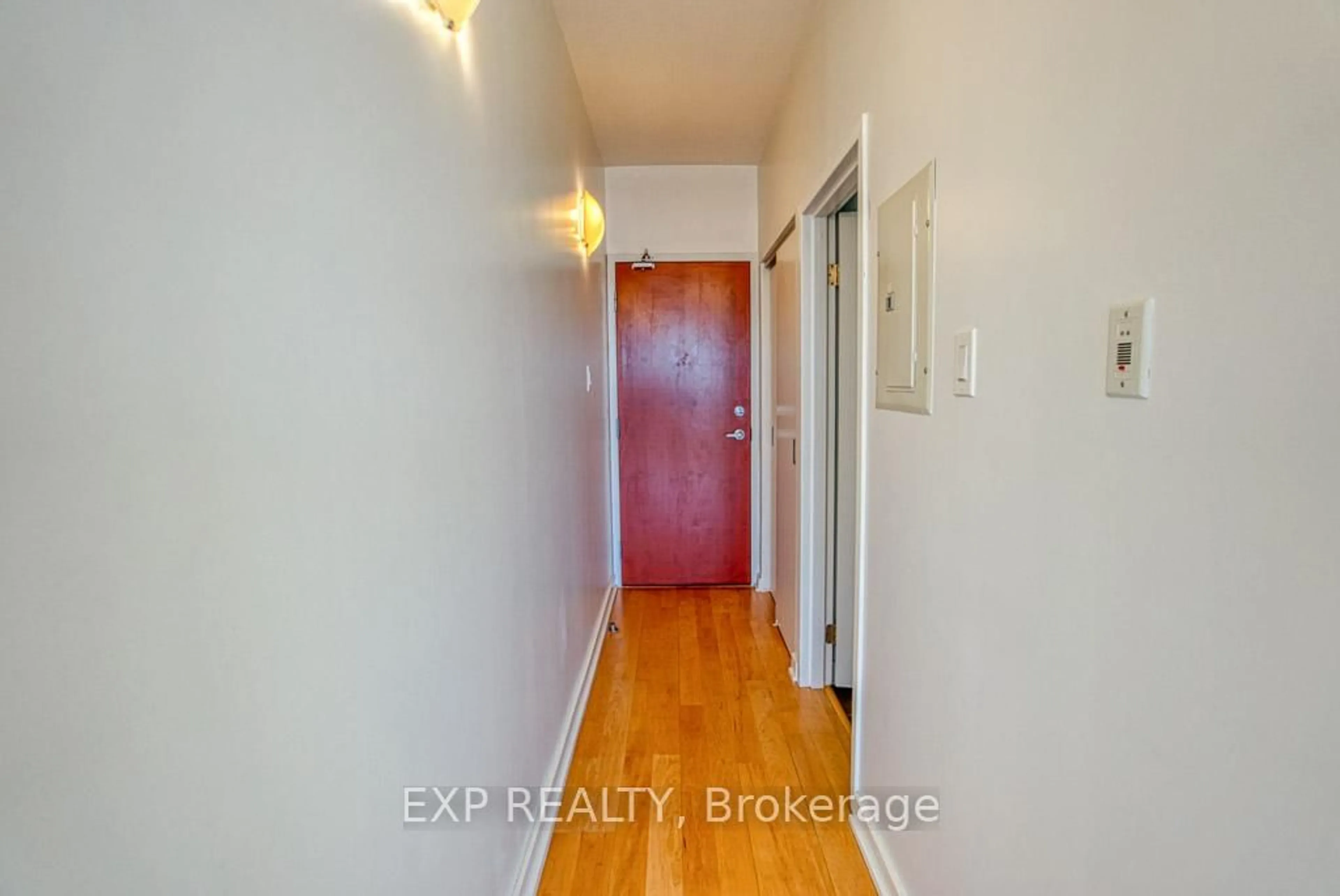 Indoor entryway for 324 Laurier Ave #2101, Ottawa Ontario K1P 0A4