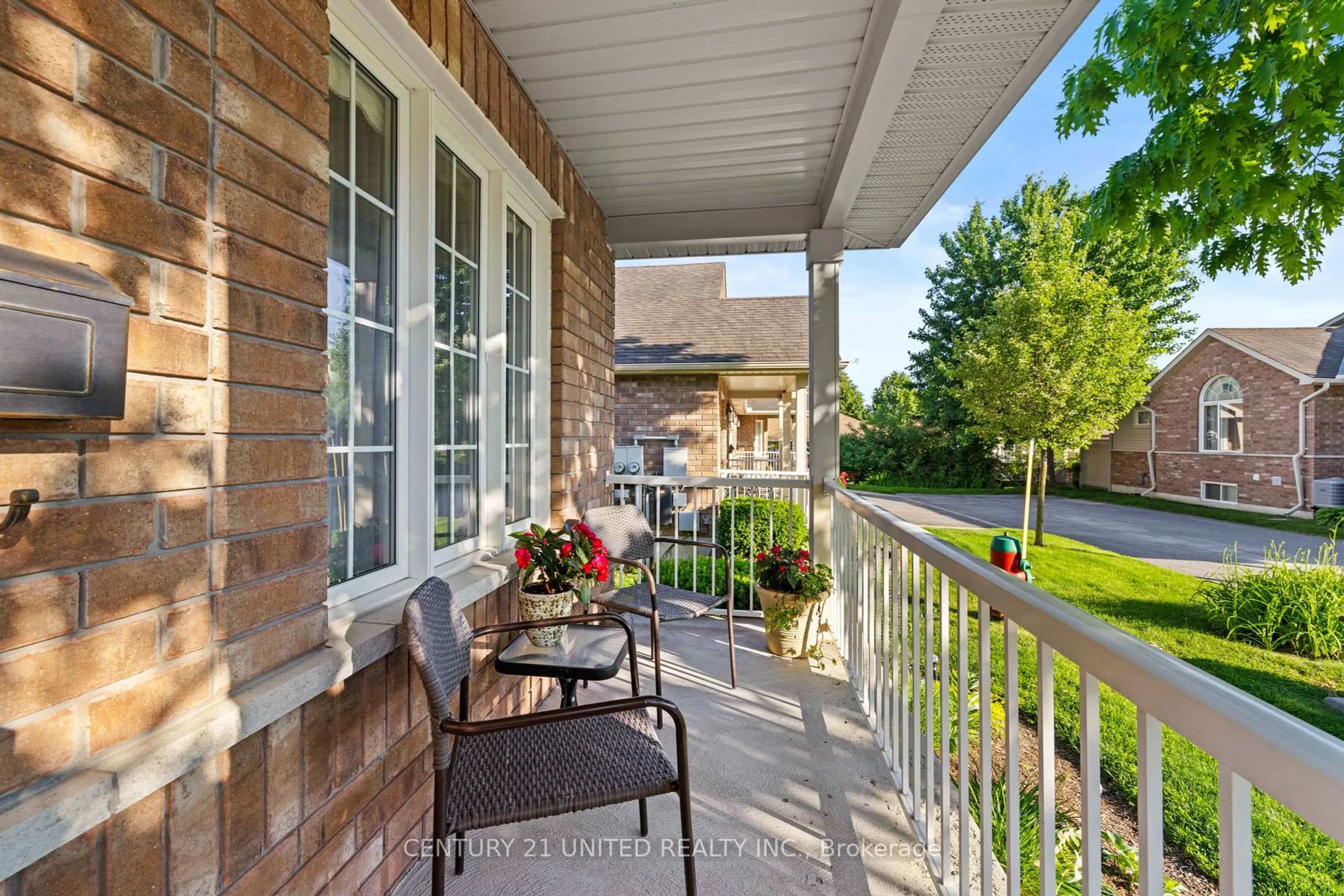 Patio, street for 909 Wentworth St #15, Peterborough West Ontario K9J 8R7