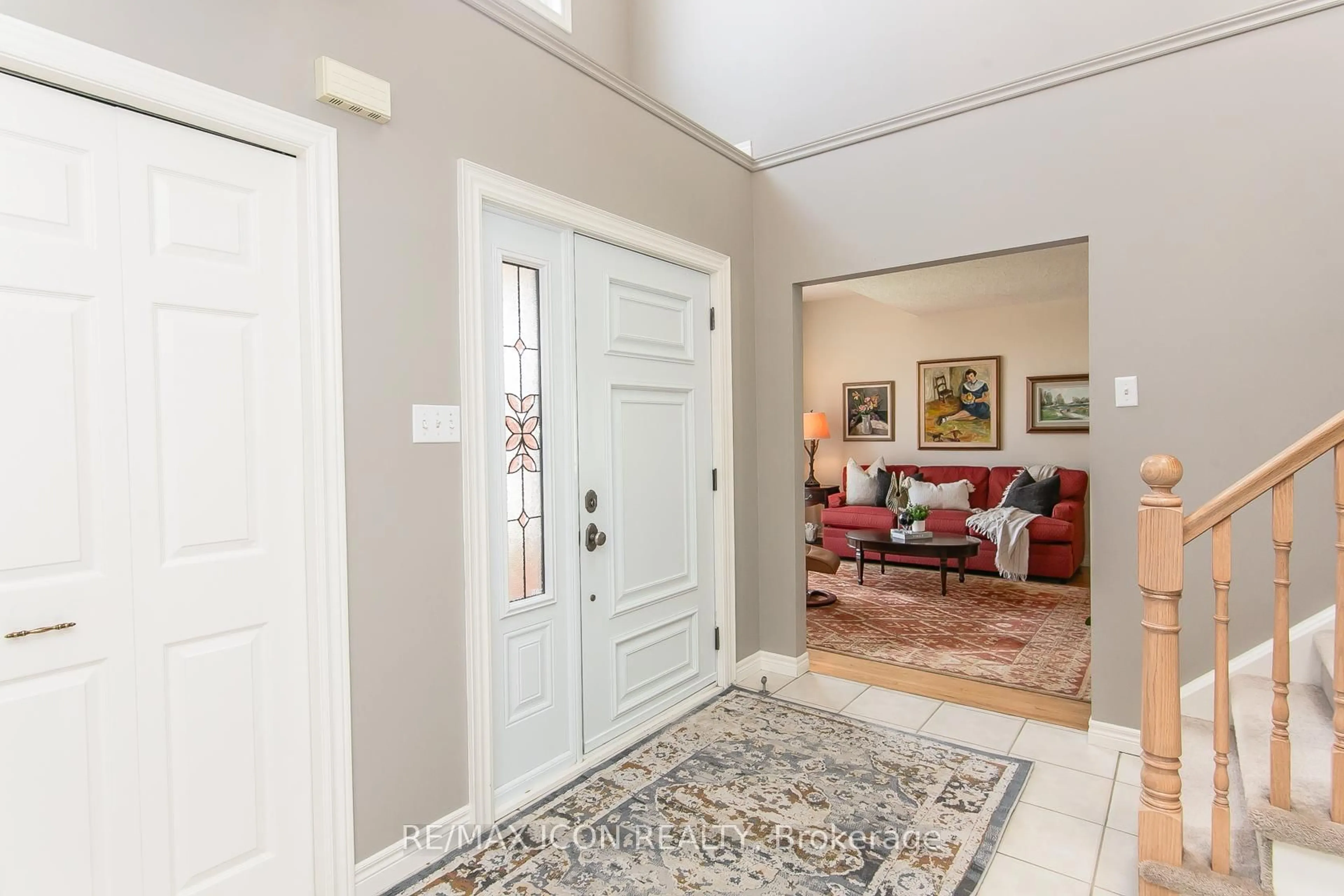 Indoor entryway for 18 Sandpiper Dr, Guelph Ontario N1C 1E2