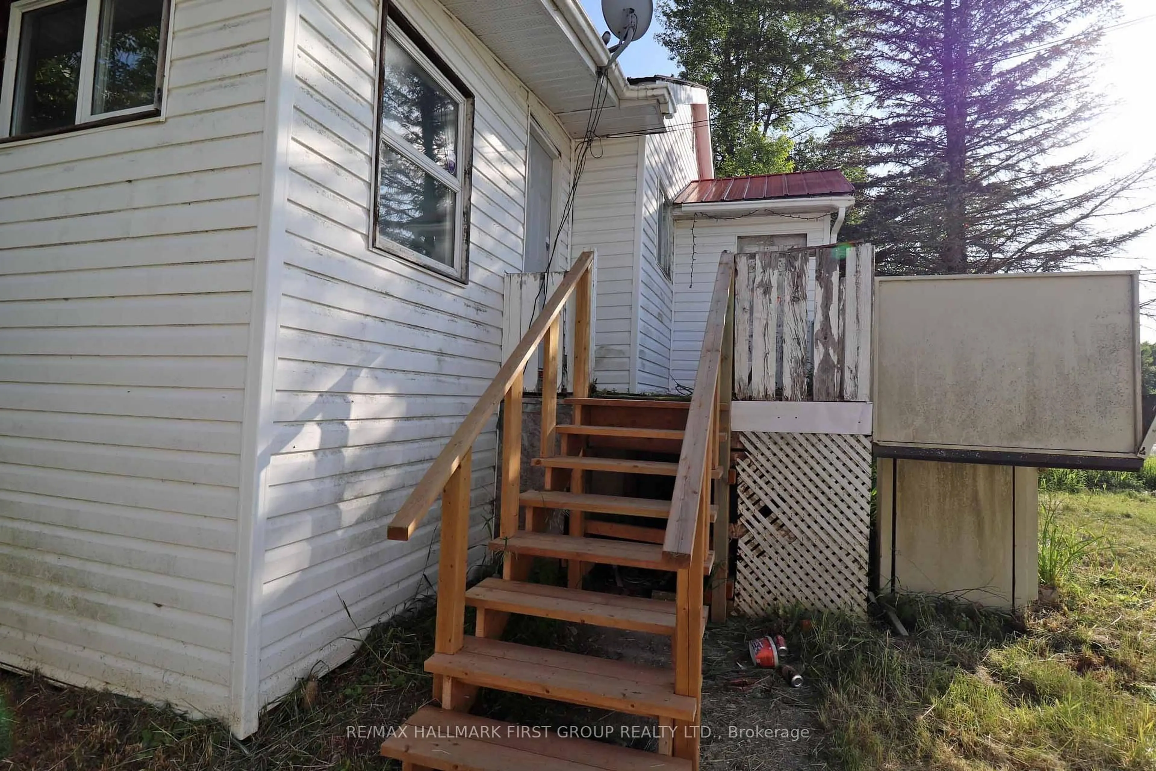 Stairs for 1586 Sulphide Rd, Tweed Ontario K0K 3J0