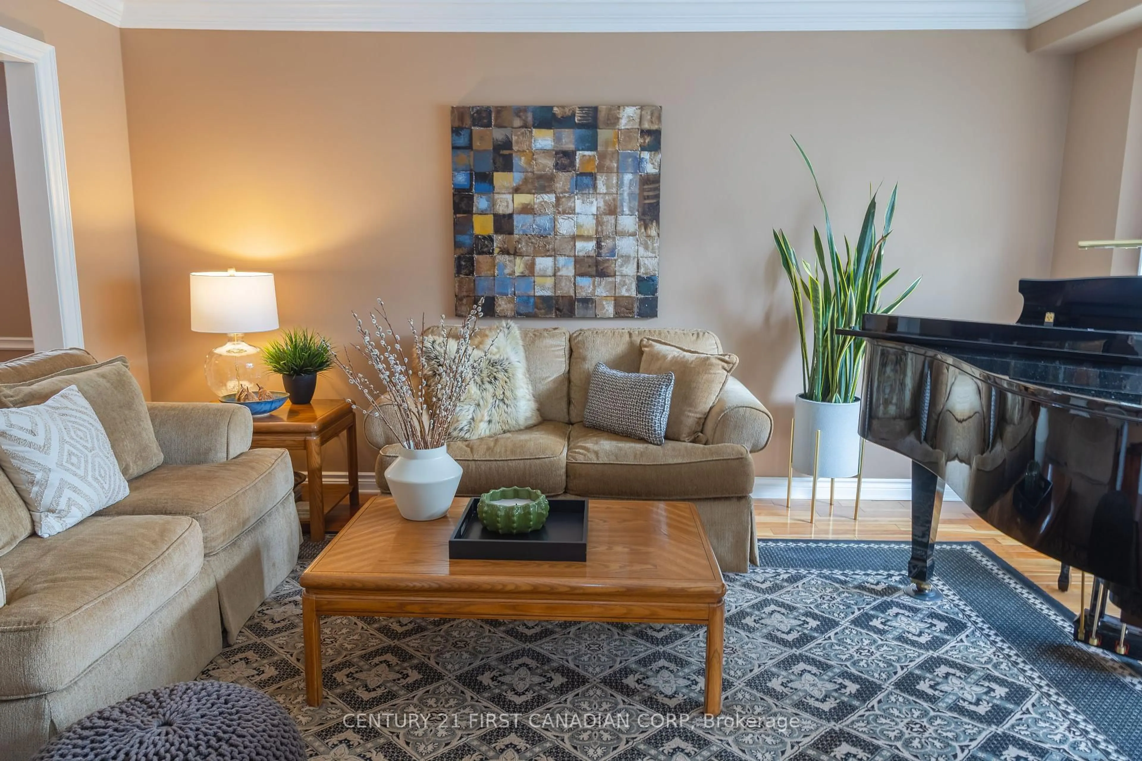 Living room with furniture, unknown for 10 Hillhead Rd, London South Ontario N6E 2P8