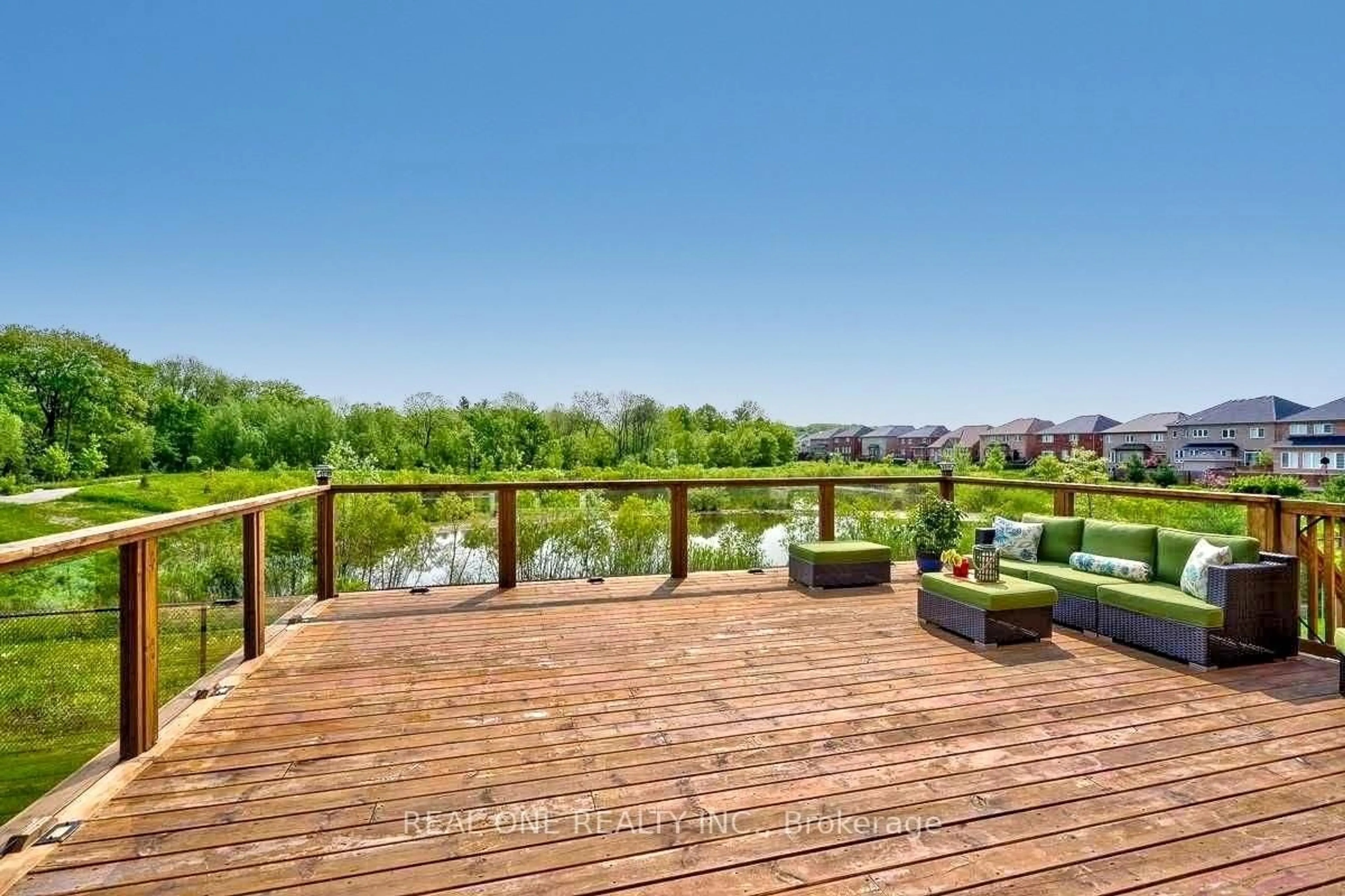 Patio, water/lake/river/ocean view for 112 Sutherland Cres, Hamilton Ontario L9K 0H2