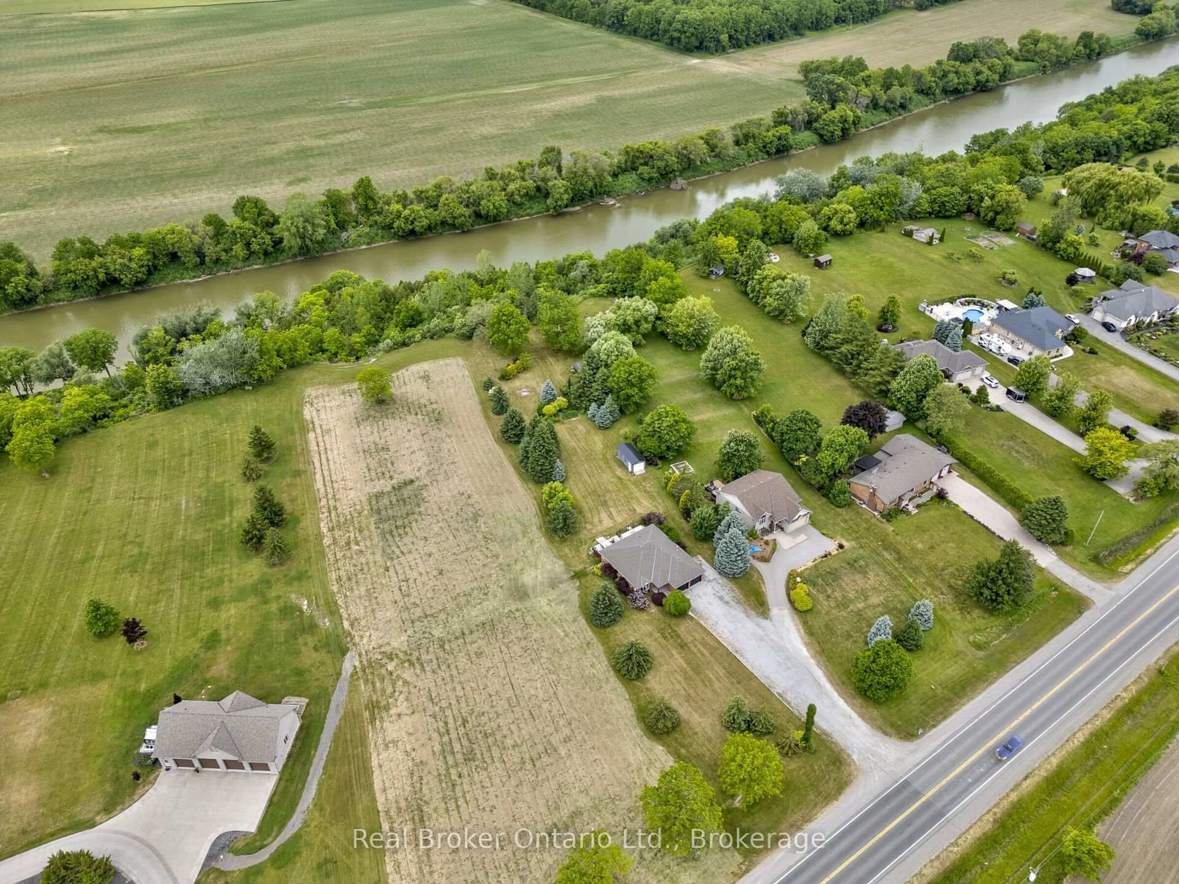 A pic from outside/outdoor area/front of a property/back of a property/a pic from drone, unknown for 307 Brant County 18 Rd, Brant Ontario N3T 5L9