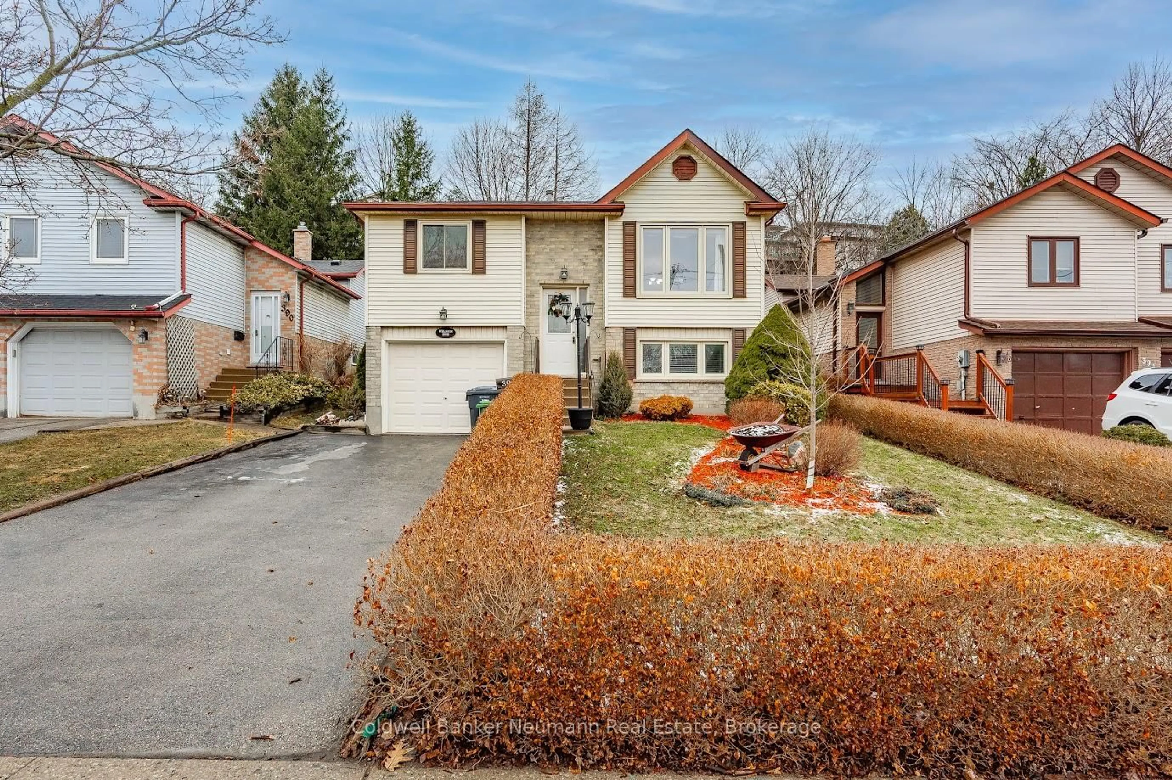 Home with vinyl exterior material, street for 392 Imperial Rd, Guelph Ontario N1K 1K3