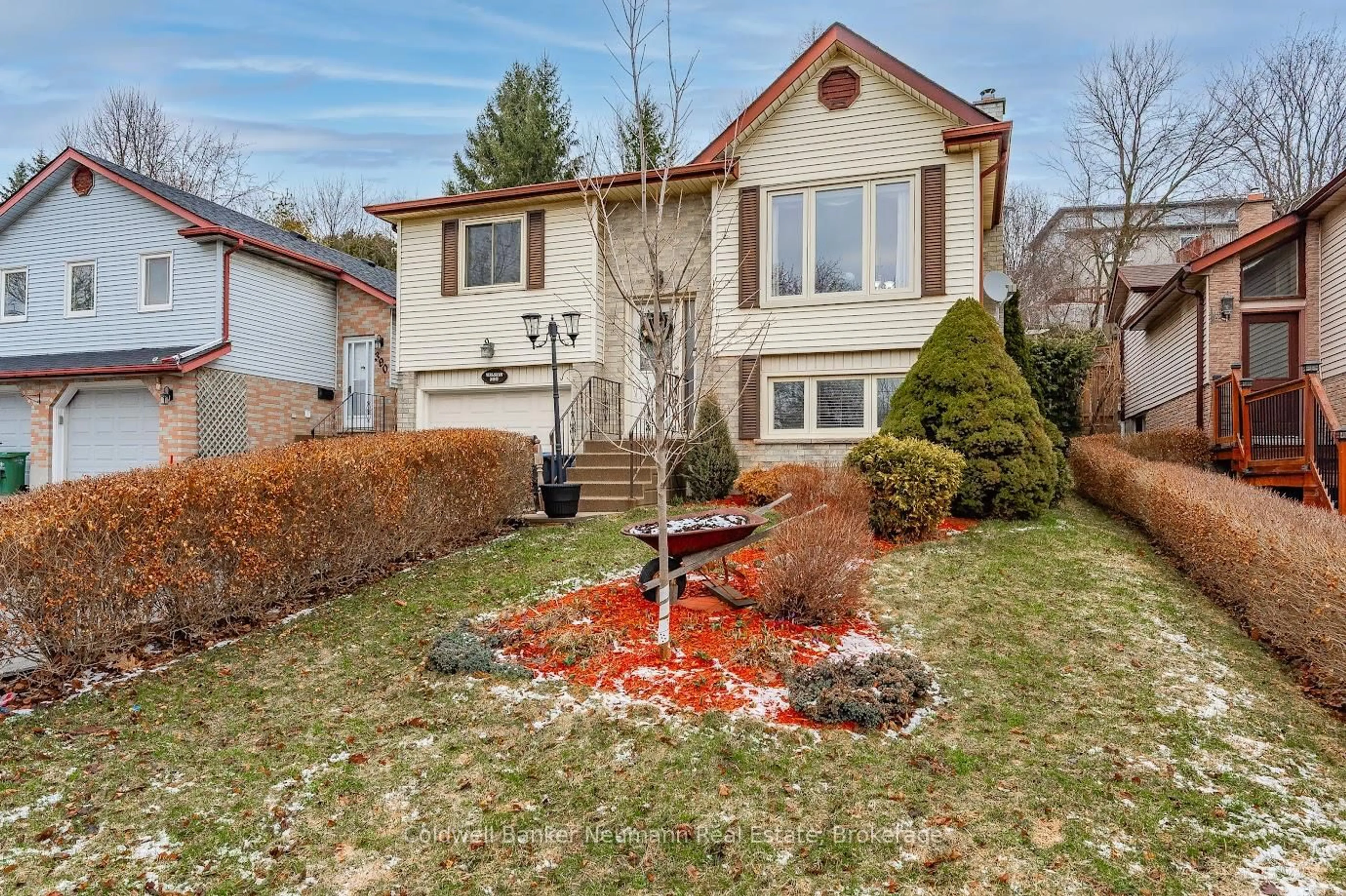 Home with vinyl exterior material, street for 392 Imperial Rd, Guelph Ontario N1K 1K3
