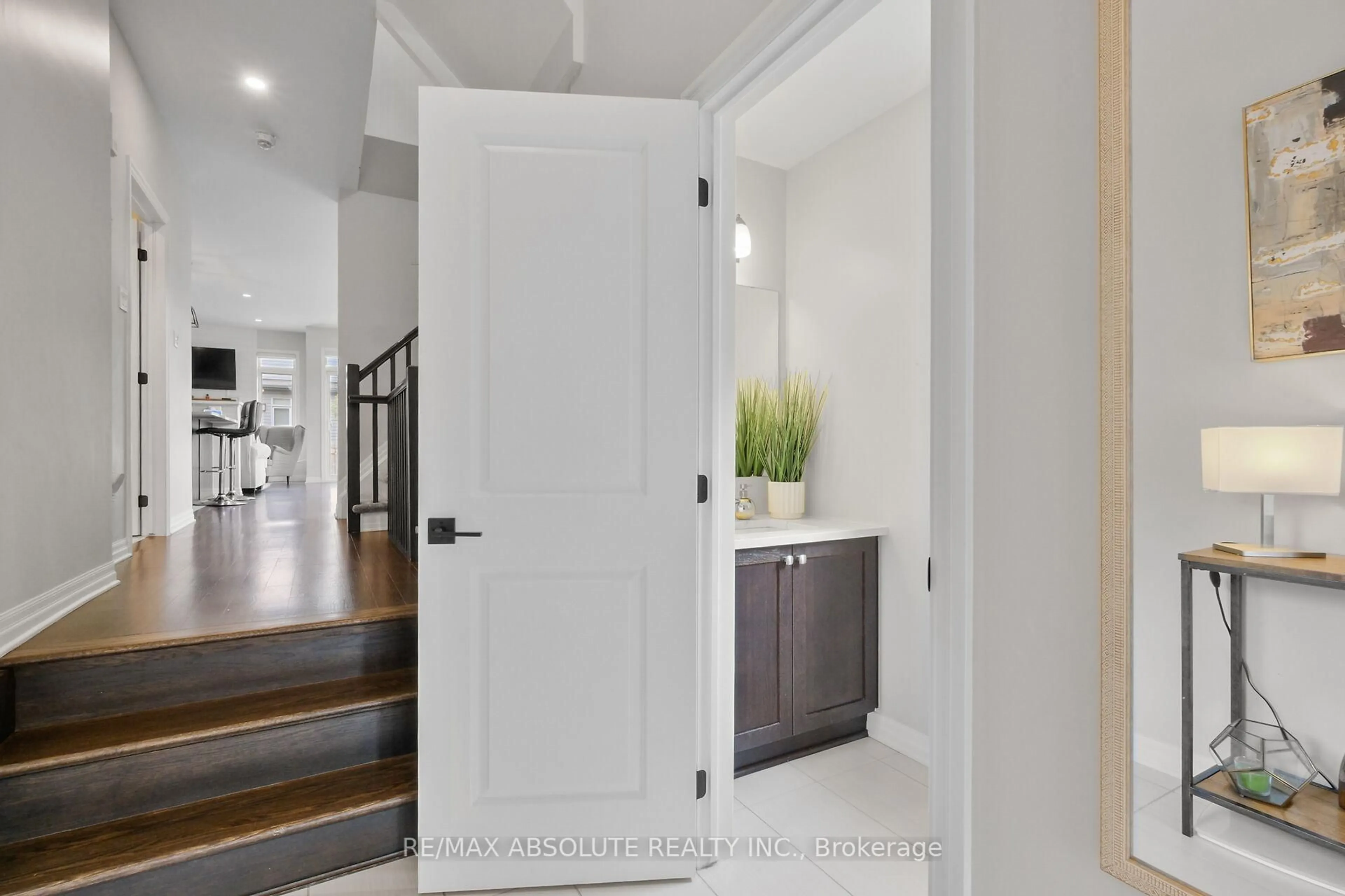 Indoor entryway for 243 Overberg Way, Ottawa Ontario K2S 0V8