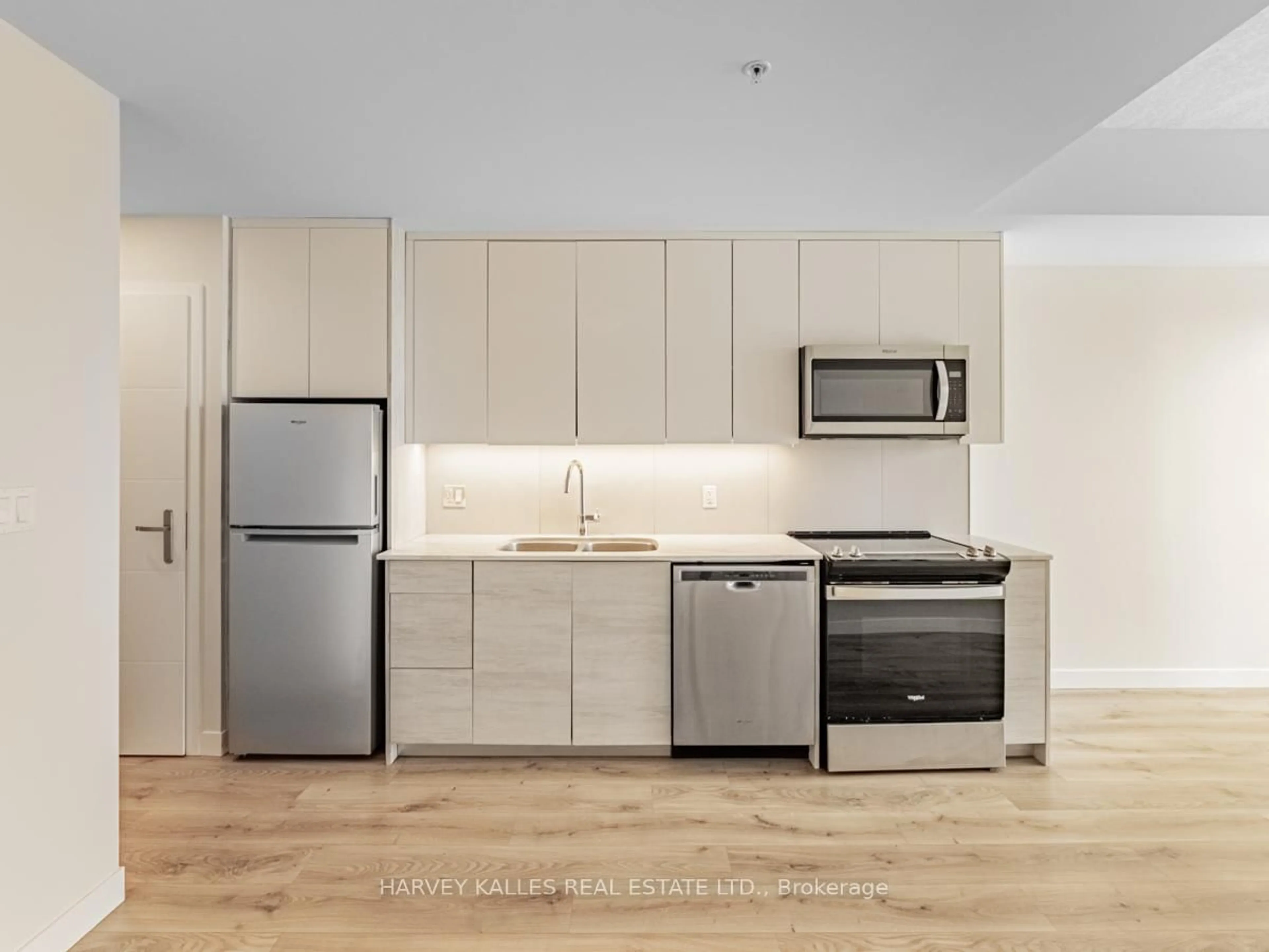 Standard kitchen, unknown for 60 Frederick St #1005, Kitchener Ontario N2H 0C7