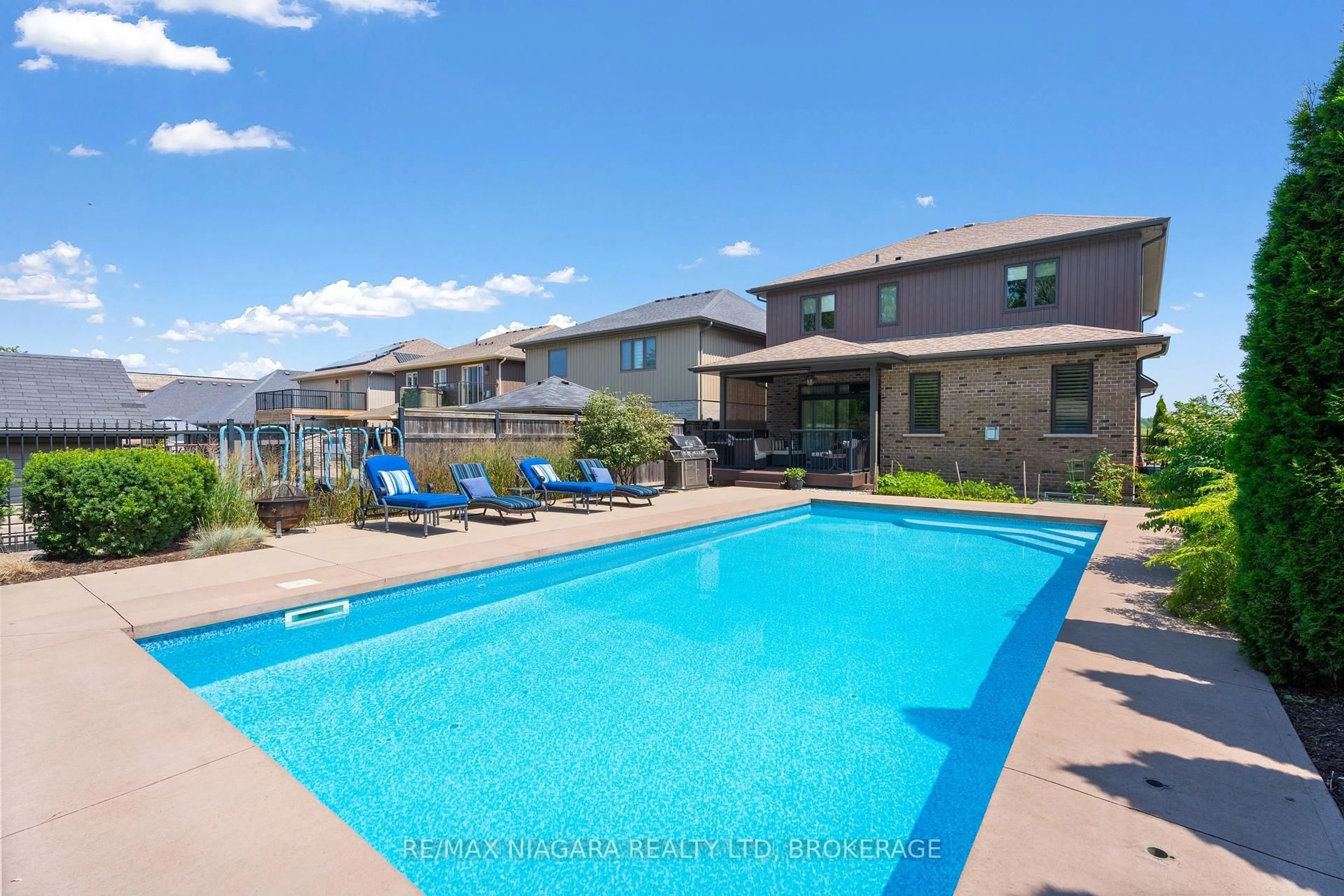 Pool for 69 MacKenzie King Ave, St. Catharines Ontario L2R 7K6