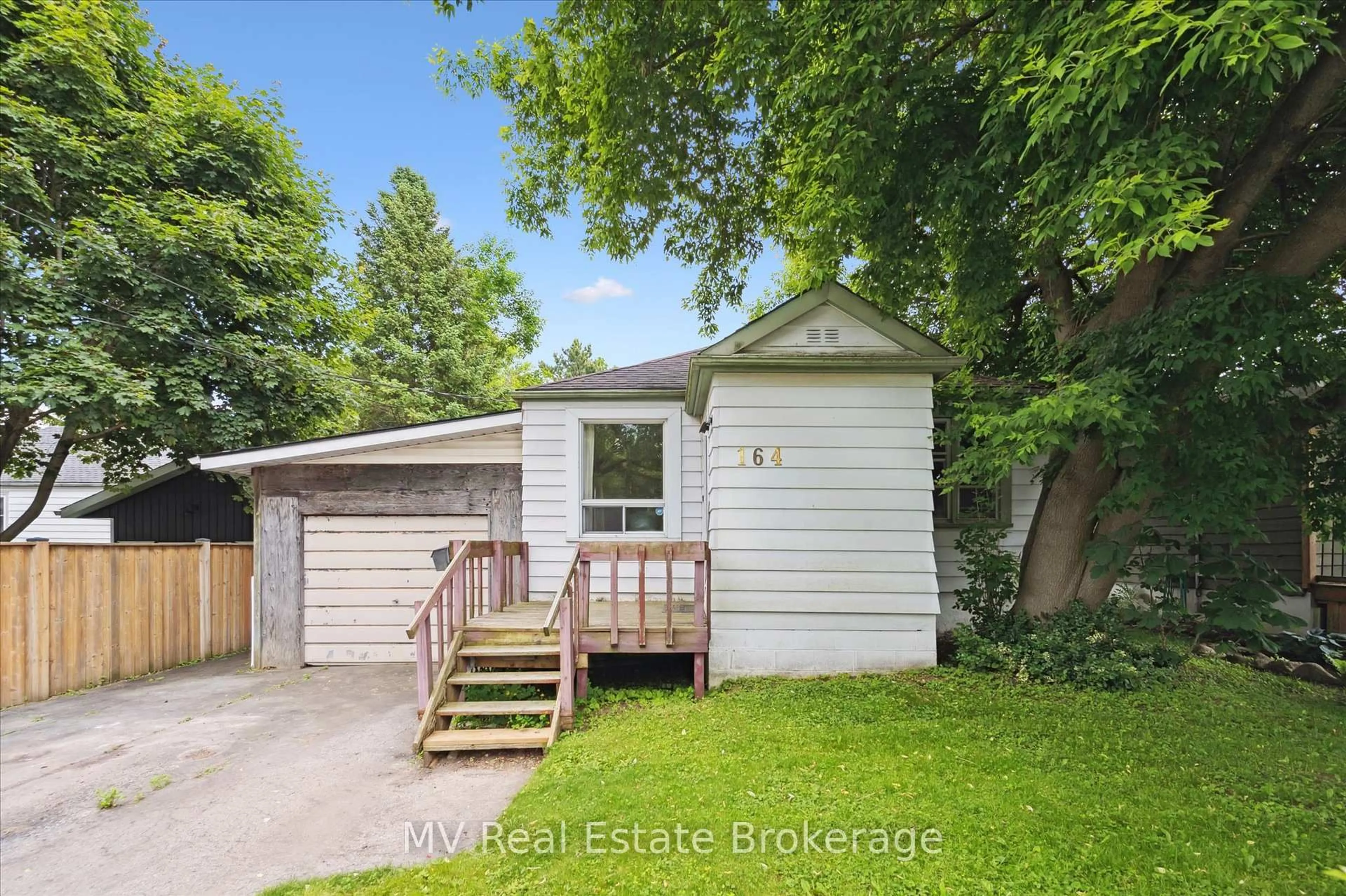 Shed for 164 Graham St, Centre Wellington Ontario N1M 1B8