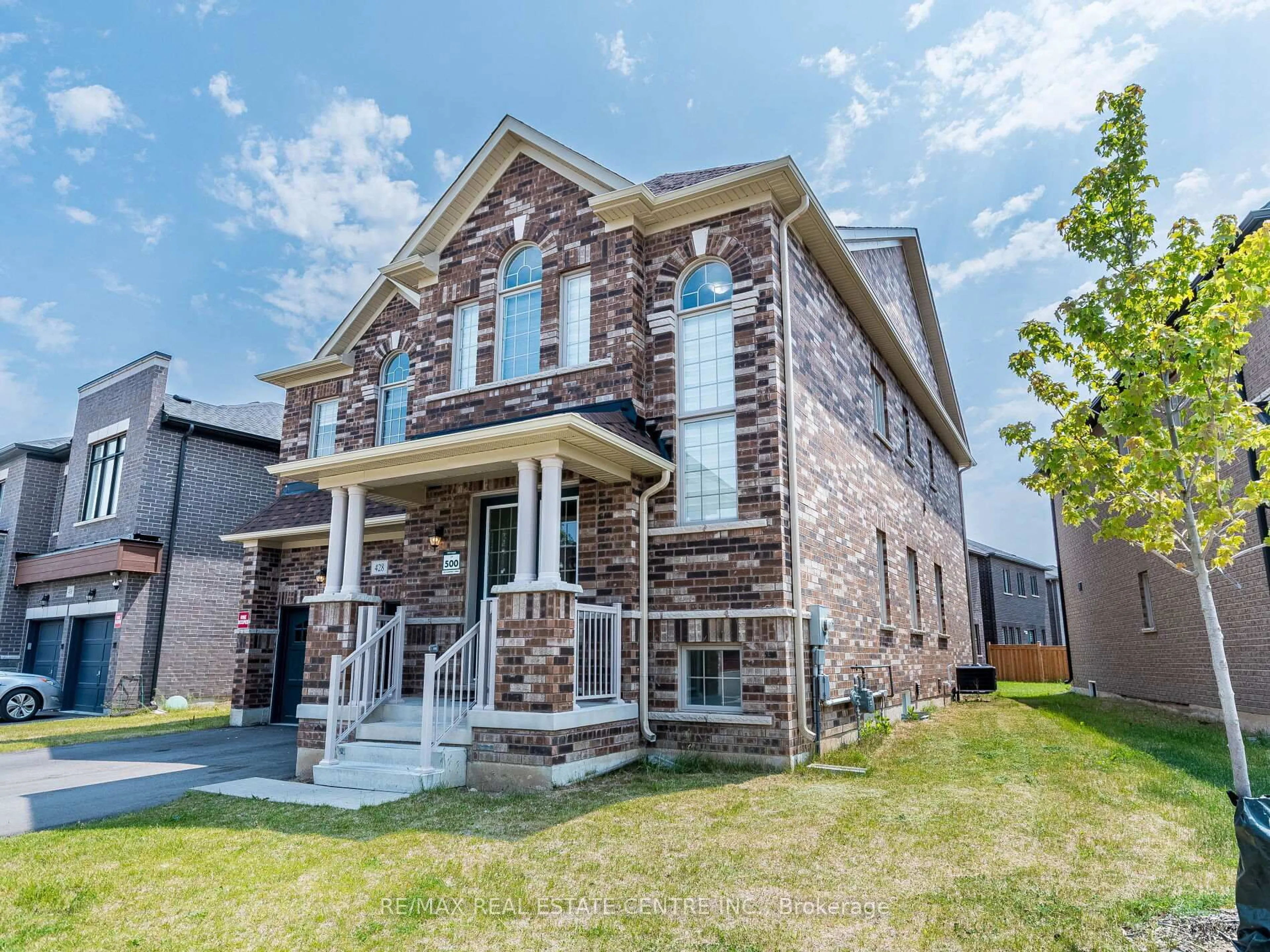 Home with brick exterior material, building for 428 Humphrey St, Hamilton Ontario L8B 1Z8
