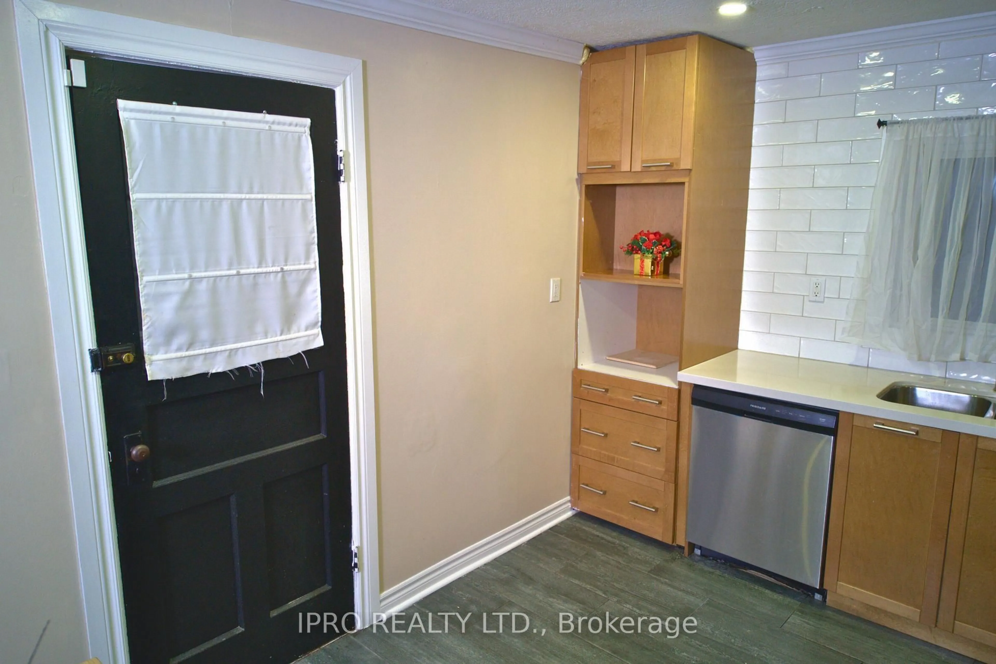 Unknown for 47 Francis St, Hamilton Ontario L8L 3V2