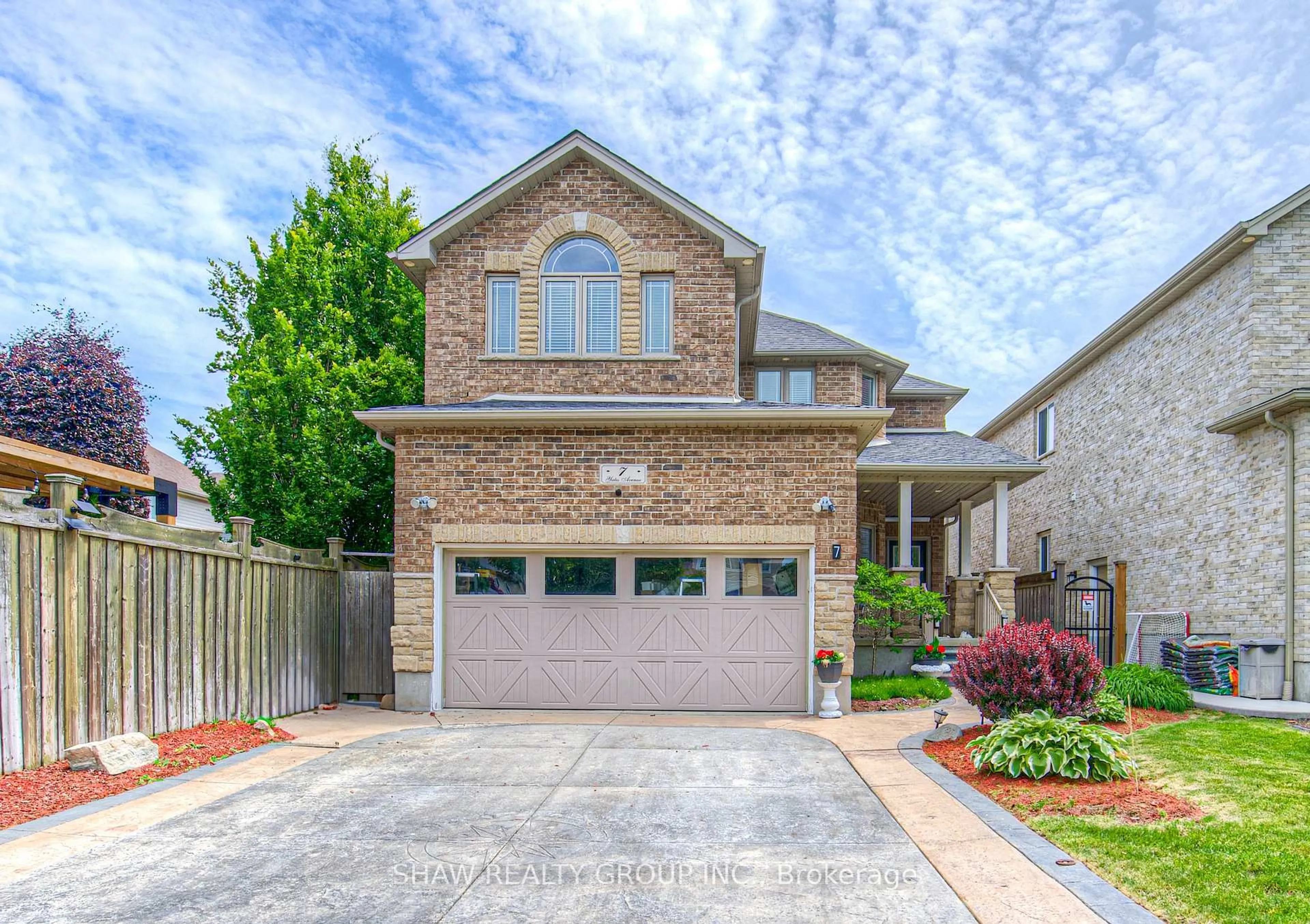 Home with brick exterior material, street for 7 Yates Ave, Cambridge Ontario N1P 0A3