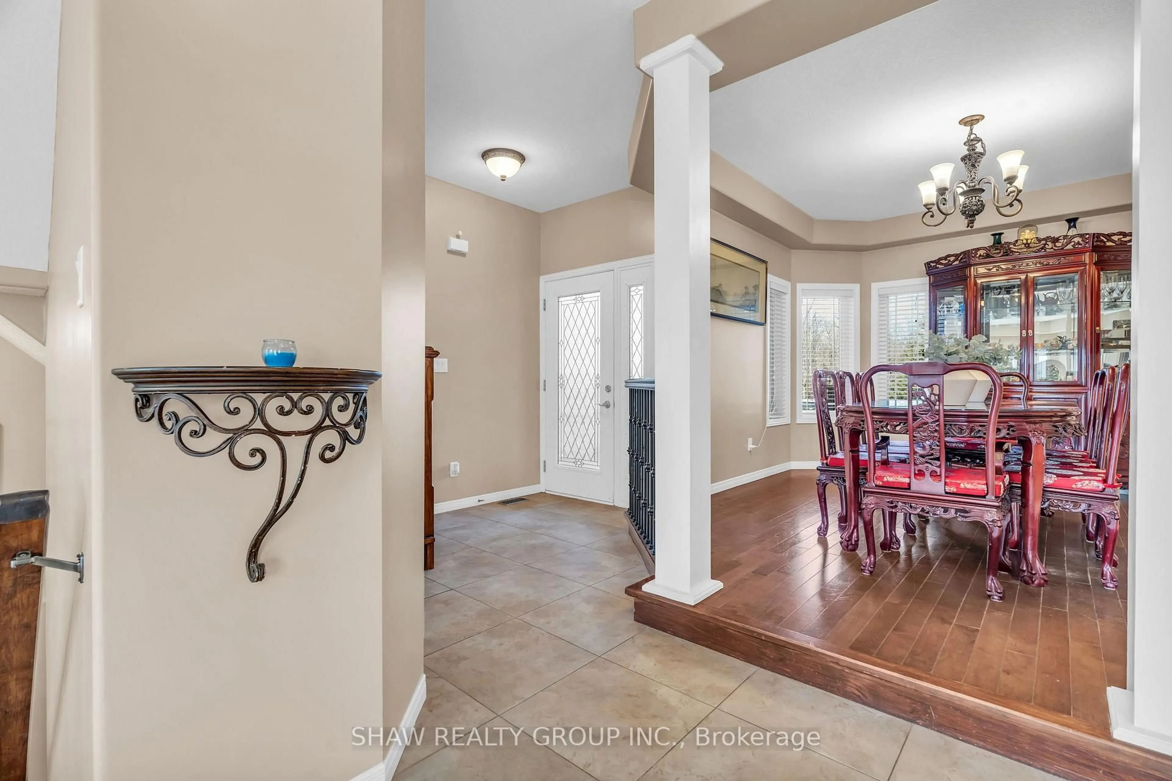 Indoor entryway for 7 Yates Ave, Cambridge Ontario N1P 0A3