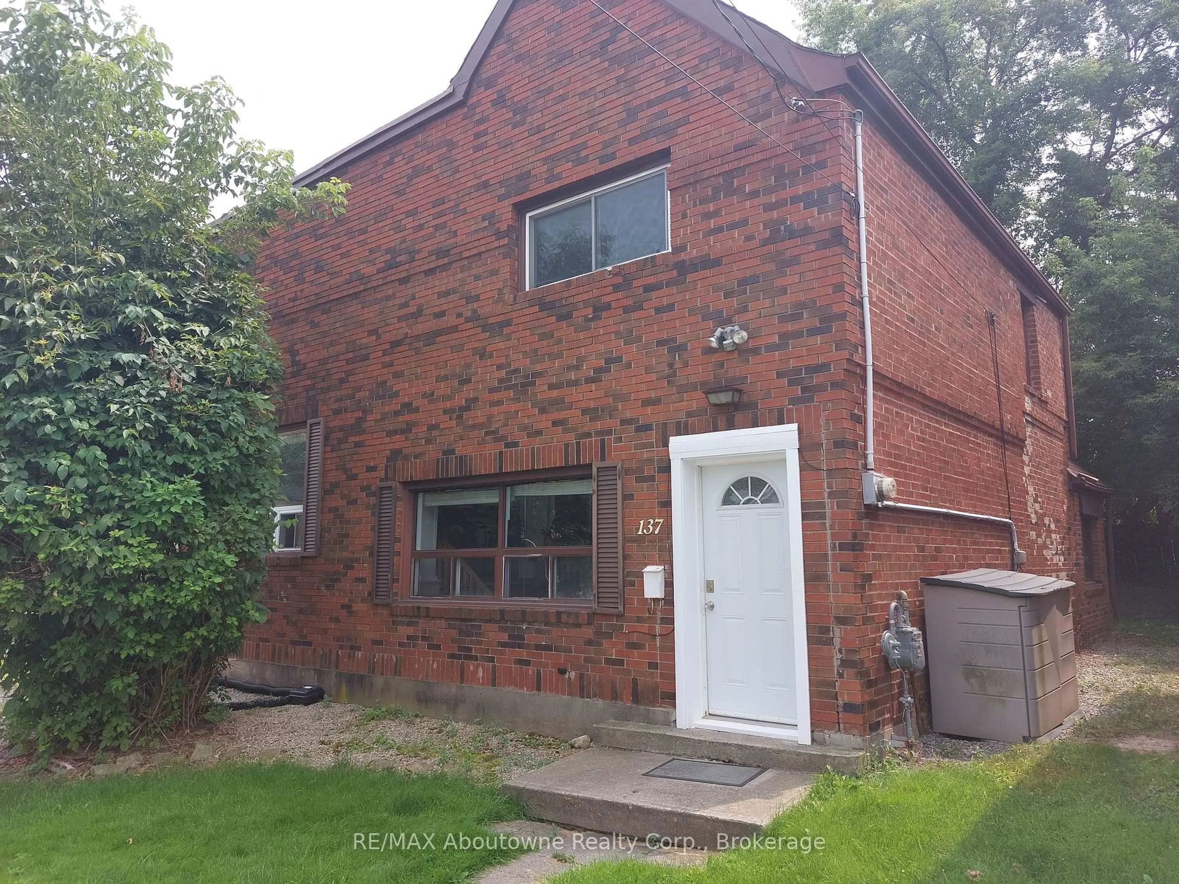Unknown for 137 Whitney Ave, Hamilton Ontario L8S 2G6