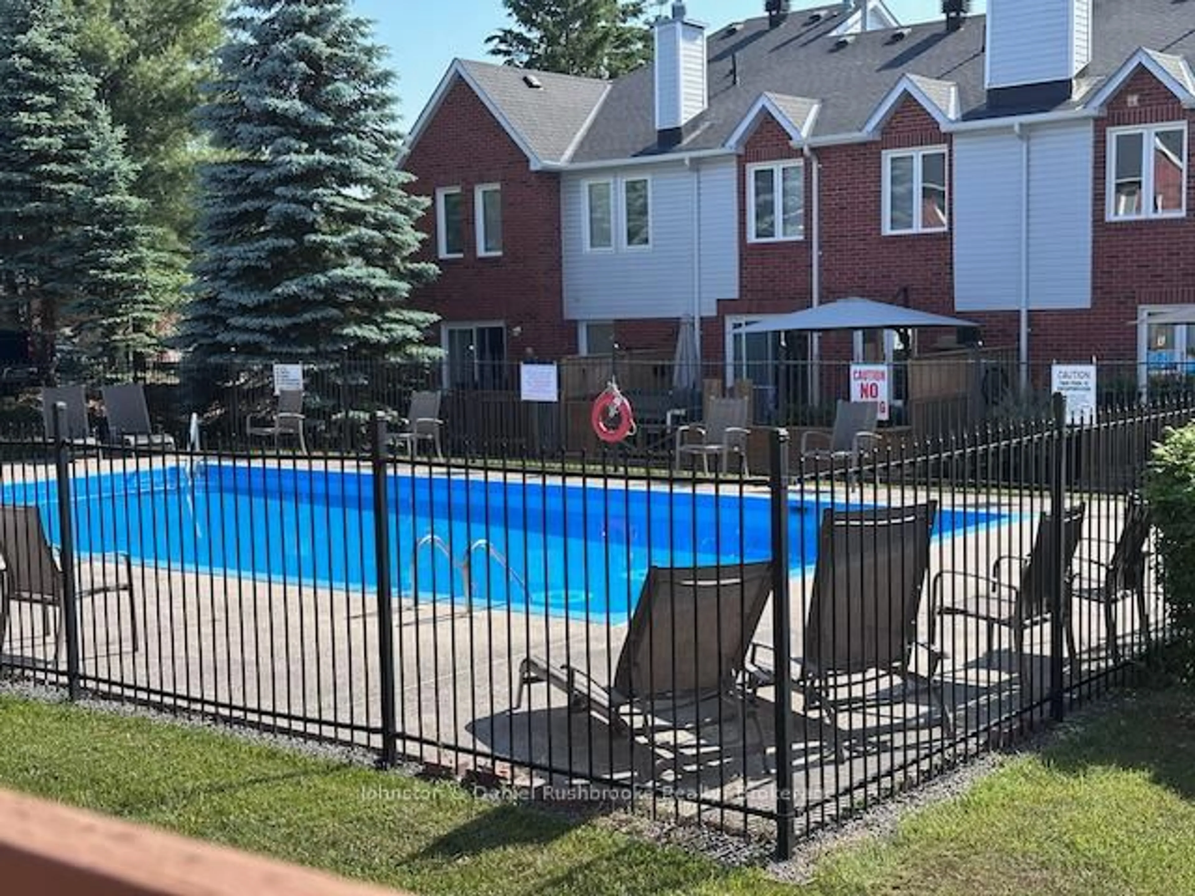 Pool for 18 Shoreline Dr, Bracebridge Ontario P1L 1Z4