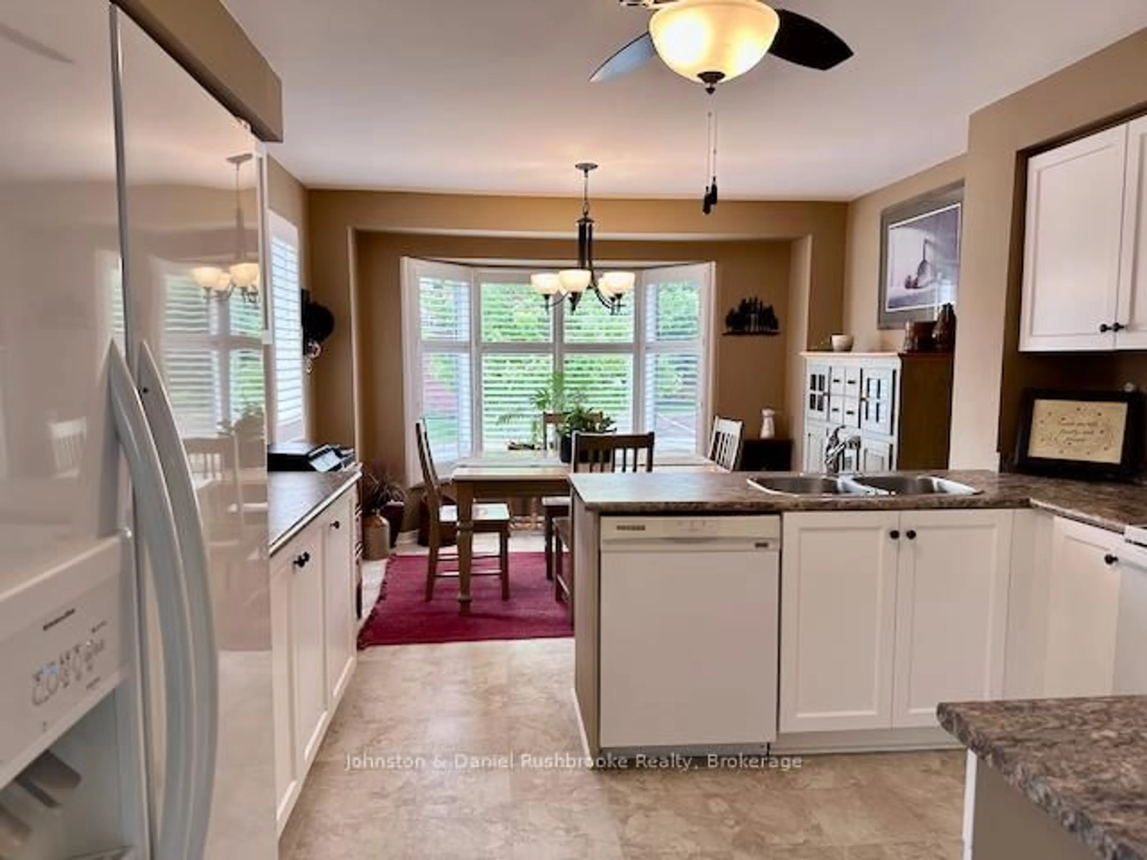 Open concept kitchen, ceramic/tile floor for 18 Shoreline Dr, Bracebridge Ontario P1L 1Z4
