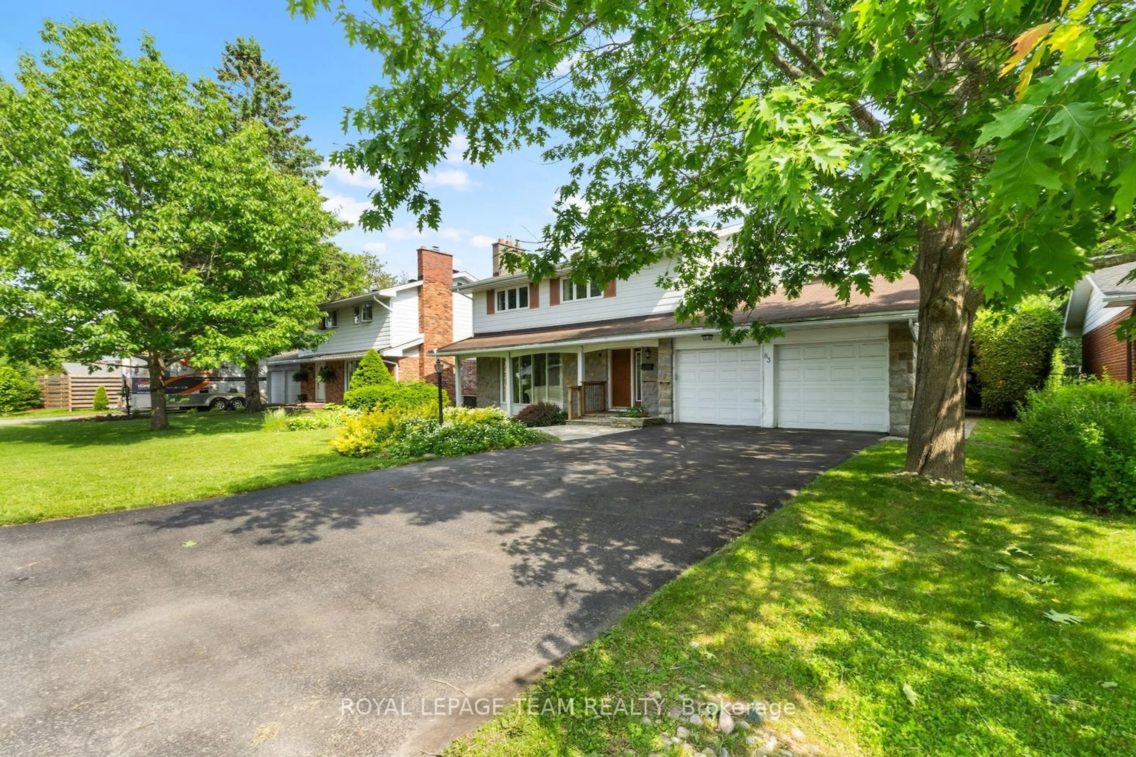 A pic from outside/outdoor area/front of a property/back of a property/a pic from drone, street for 83 Ridgefield Cres, Ottawa Ontario K2H 6T1