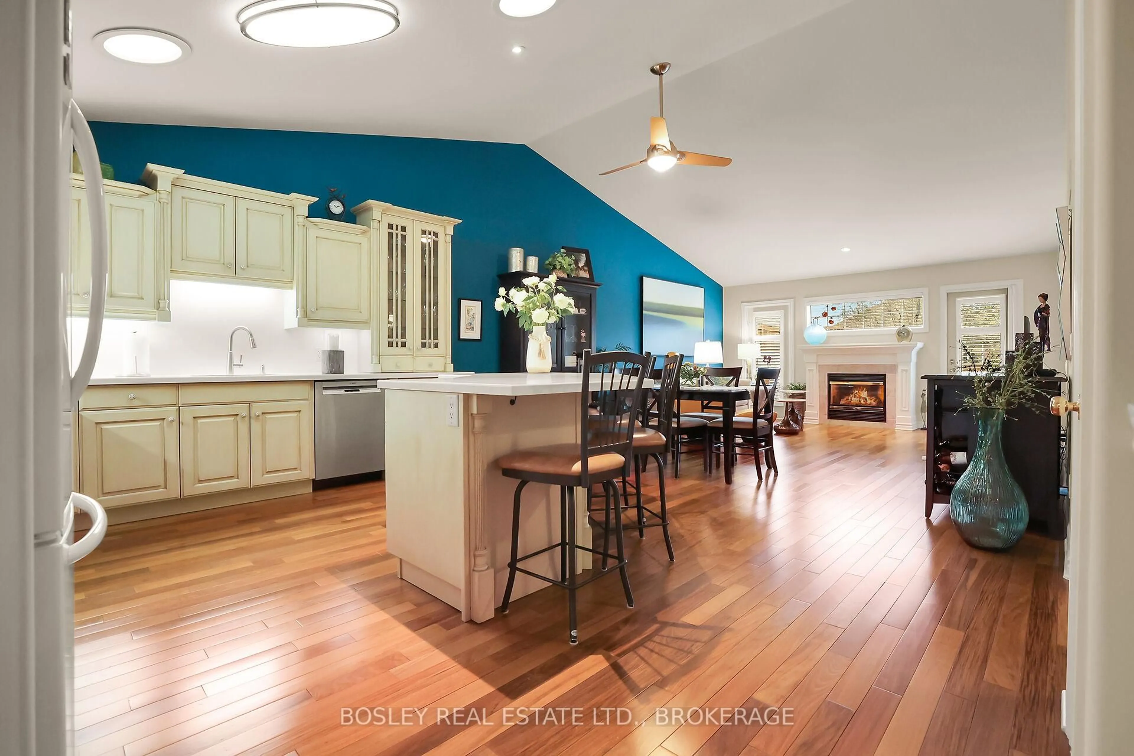 Open concept kitchen, unknown for 21 Loretta Dr #3, Niagara-on-the-Lake Ontario L0S 1T0