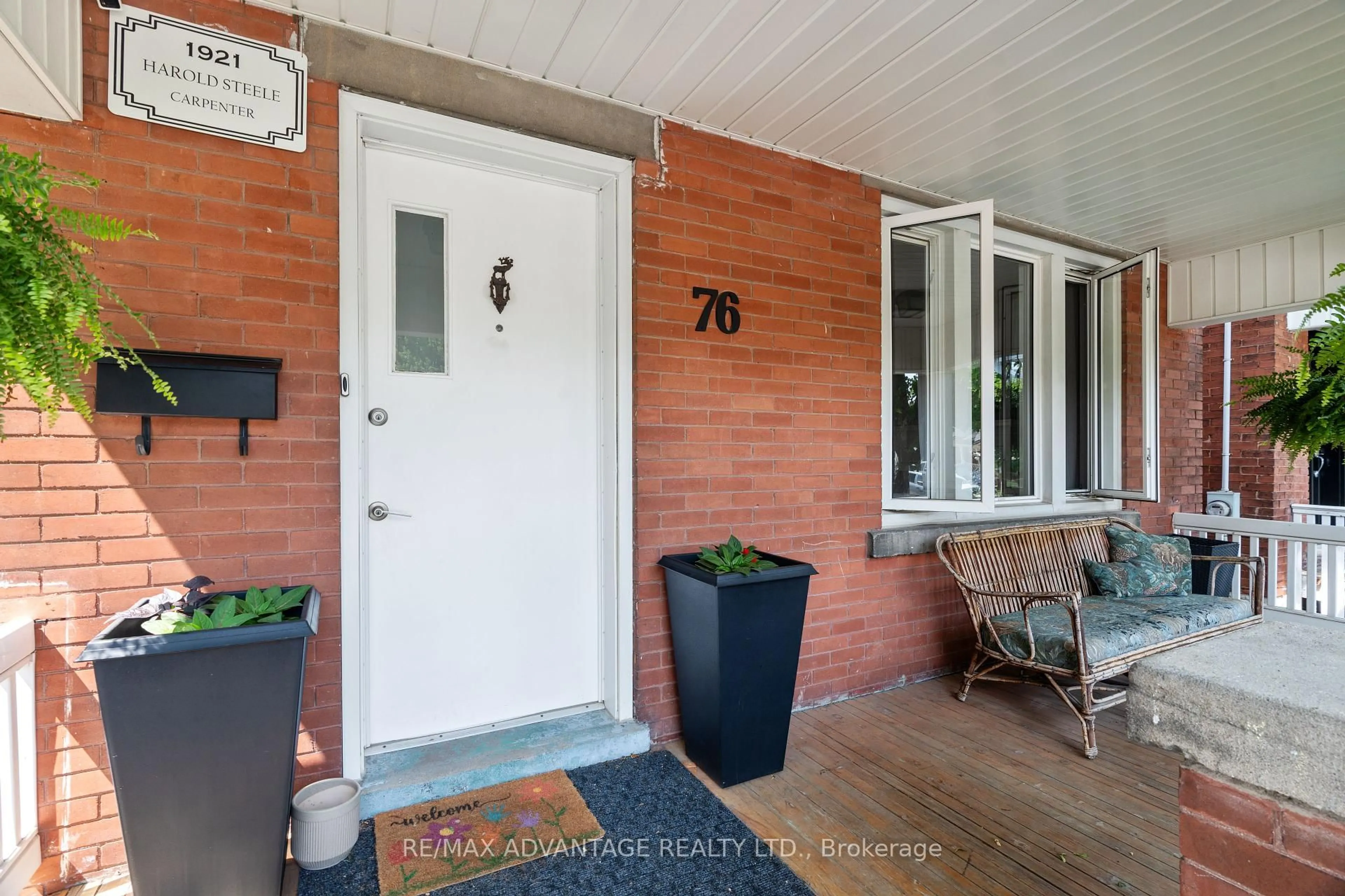 Indoor entryway for 76 Beattie Ave, London East Ontario N5W 2P2