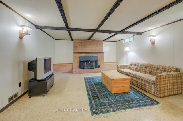 Additional property image - 496 Franklin St