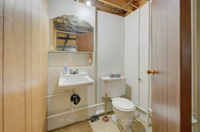 Additional property image - 496 Franklin St