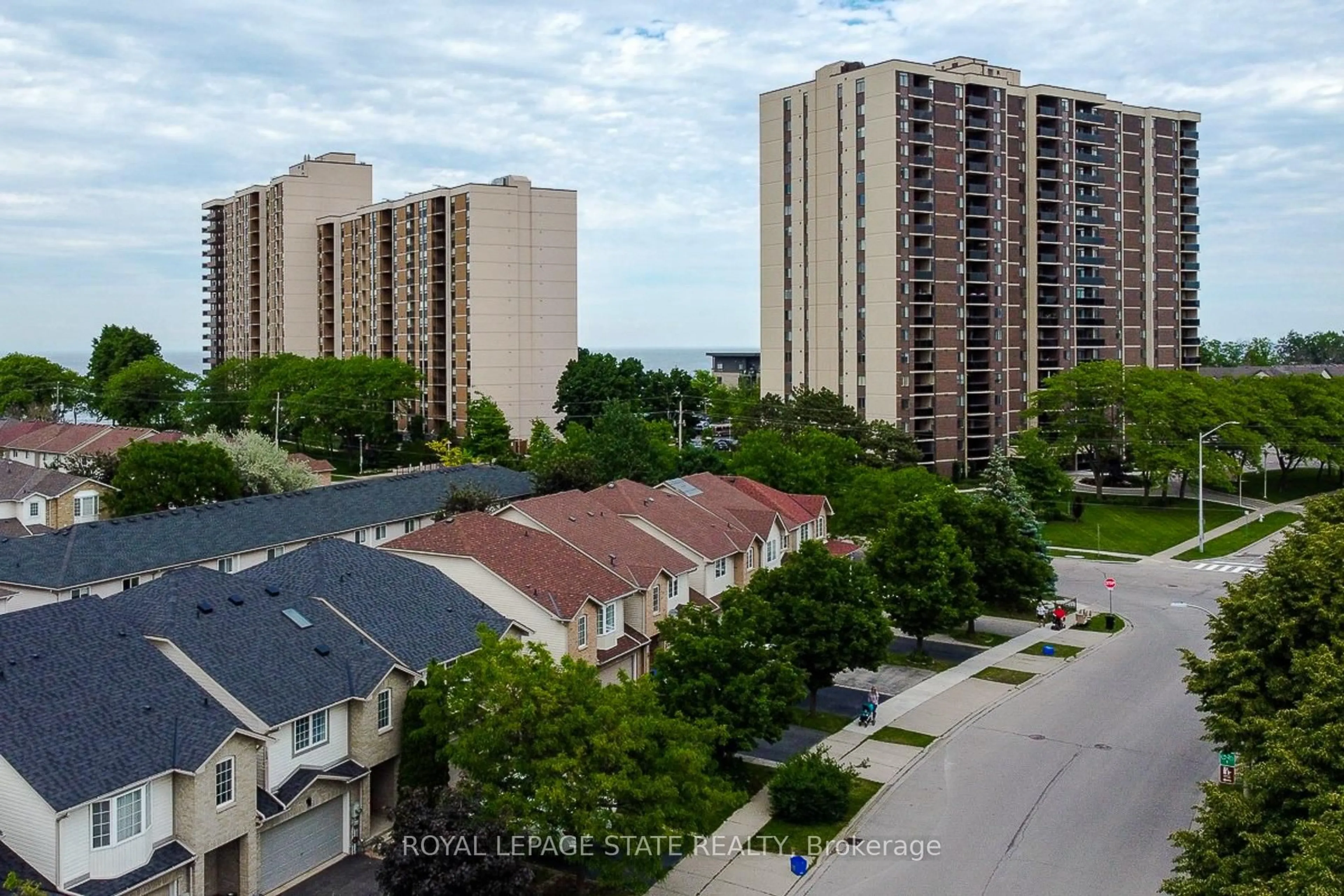 A pic from outside/outdoor area/front of a property/back of a property/a pic from drone, city buildings view from balcony for 301 Frances Ave #1503, Hamilton Ontario L8E 3W6