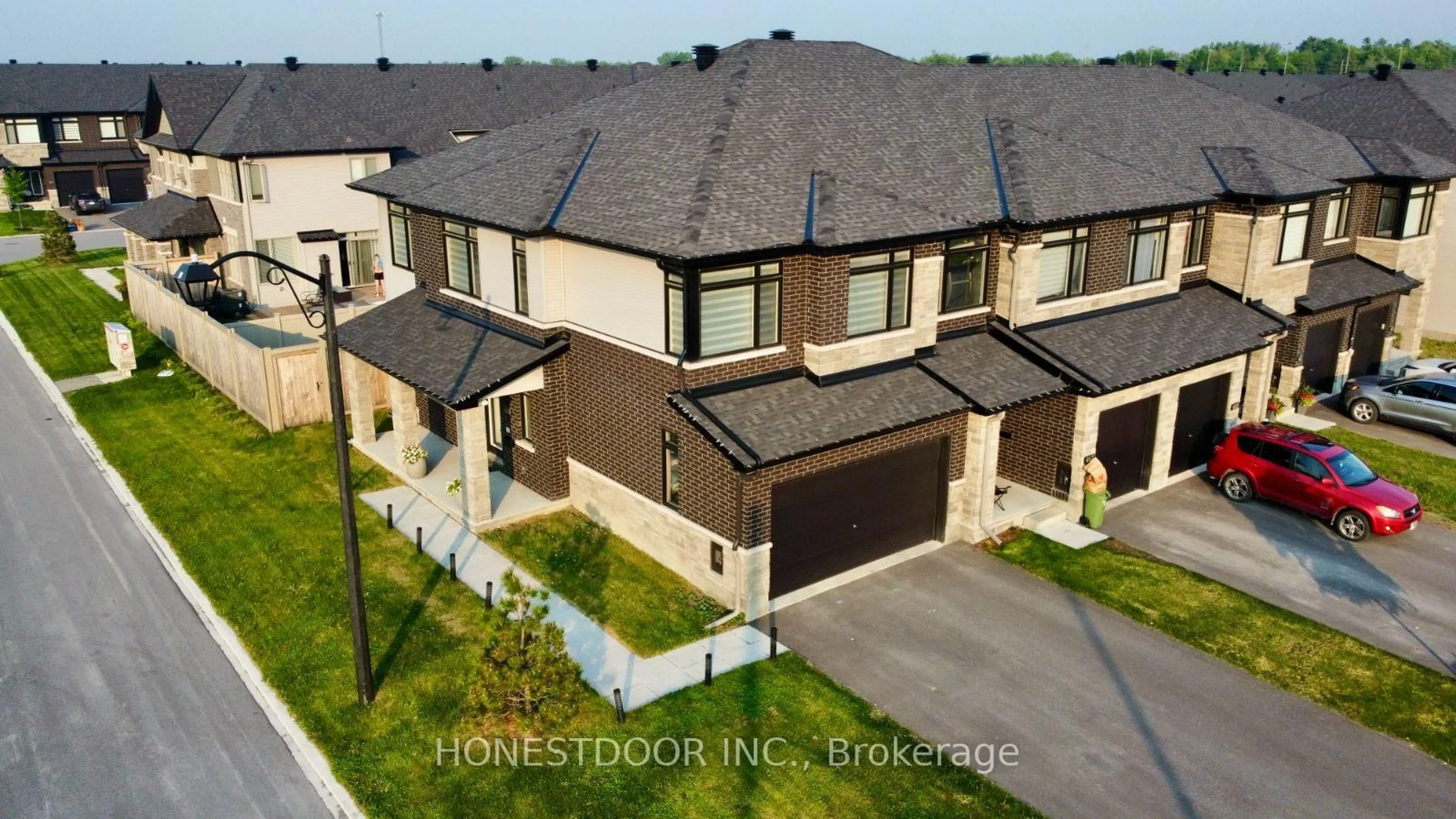 A pic from outside/outdoor area/front of a property/back of a property/a pic from drone, street for 665 Cordelette Circ, Ottawa Ontario K1W 0P2
