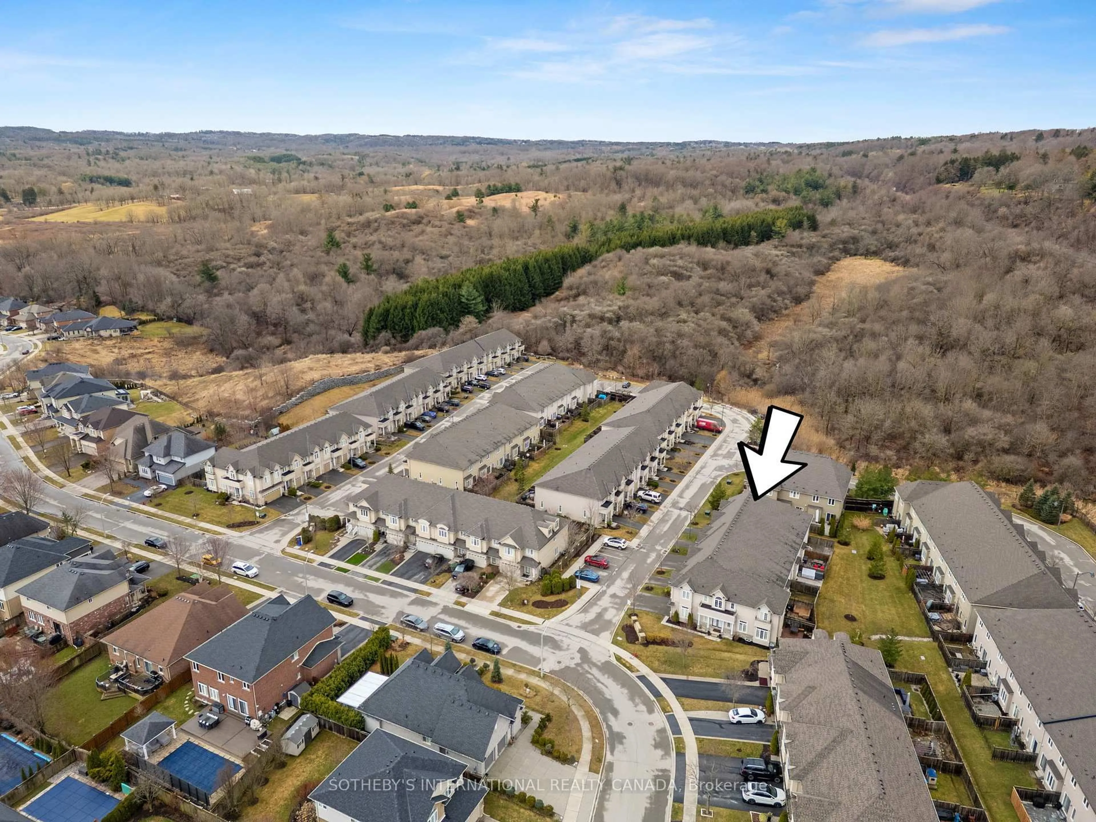 A pic from outside/outdoor area/front of a property/back of a property/a pic from drone, unknown for 93 Forest Valley Cres, Hamilton Ontario L9H 0A7