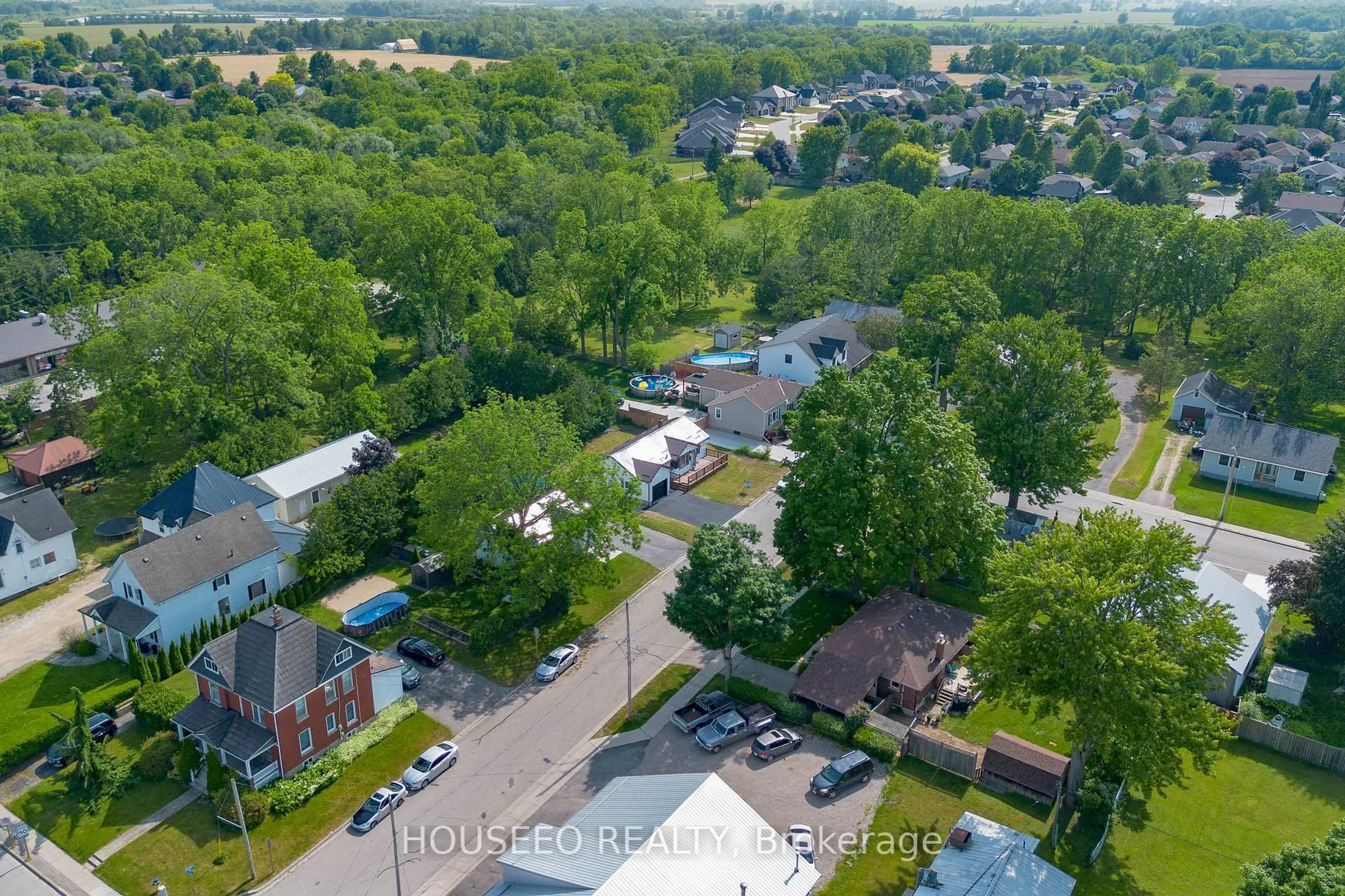 A pic from outside/outdoor area/front of a property/back of a property/a pic from drone, street for 149 Copeland St, Central Elgin Ontario N0L 1B0