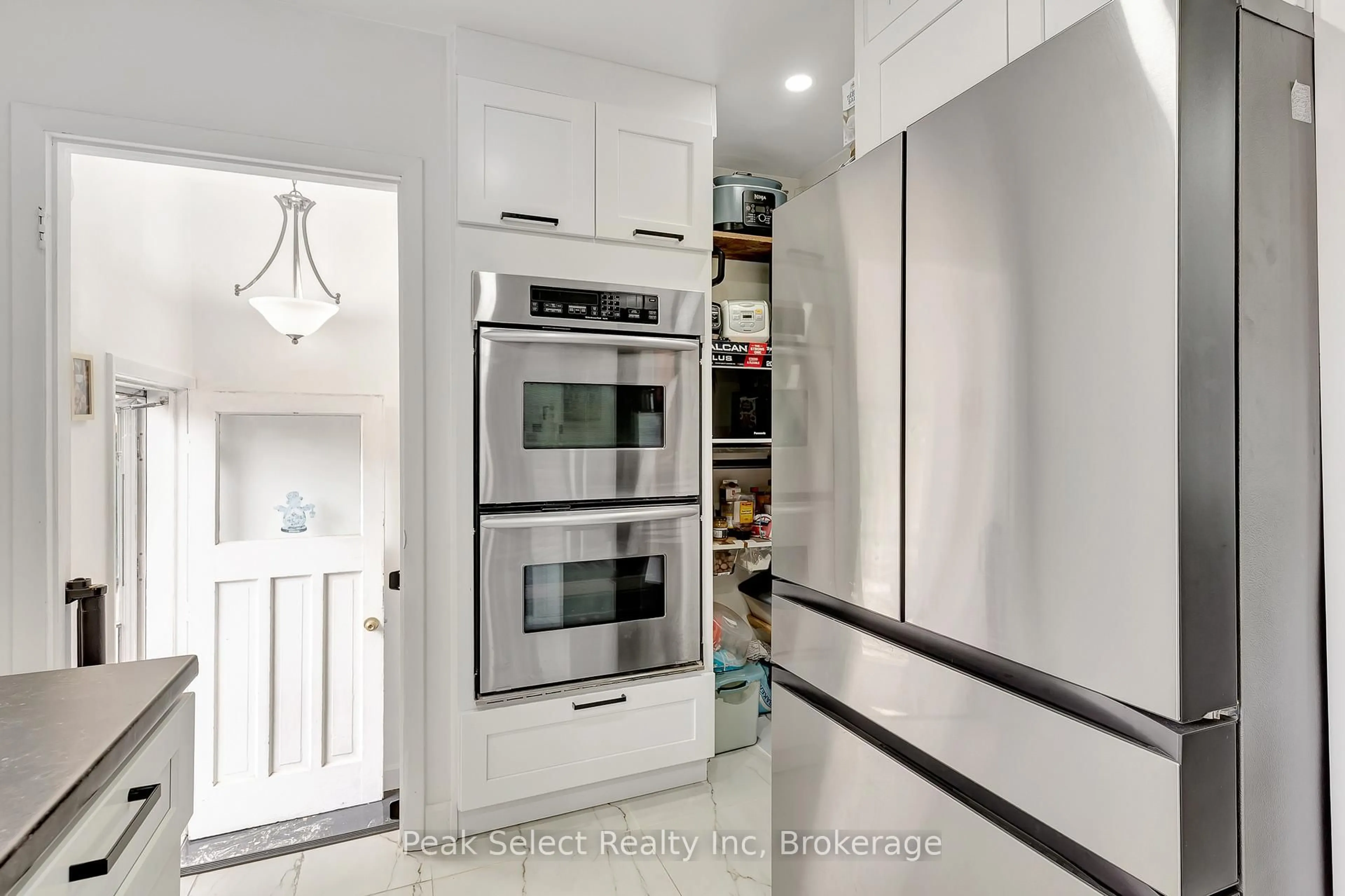 Contemporary kitchen, ceramic/tile floor for 30 Radford Ave, Cambridge Ontario N1R 5L7