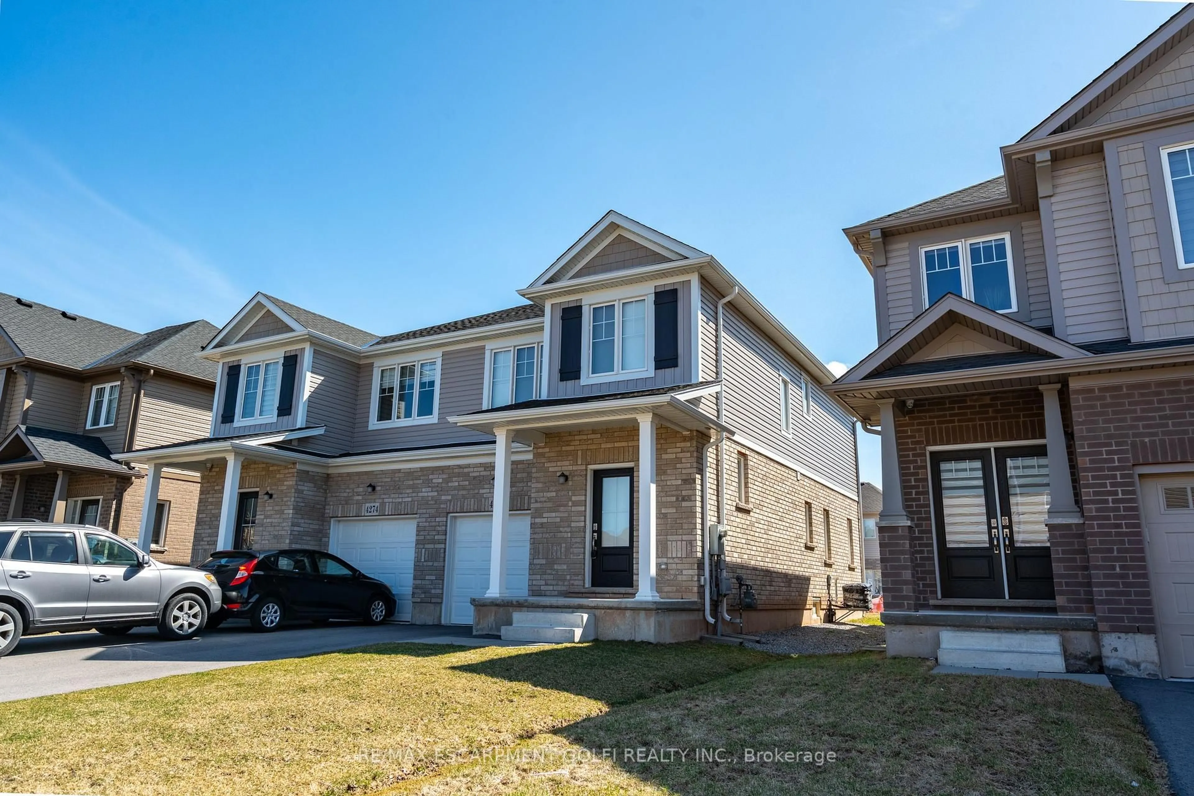 Home with vinyl exterior material, street for 4276 Shuttleworth Dr, Niagara Falls Ontario L2G 3R6