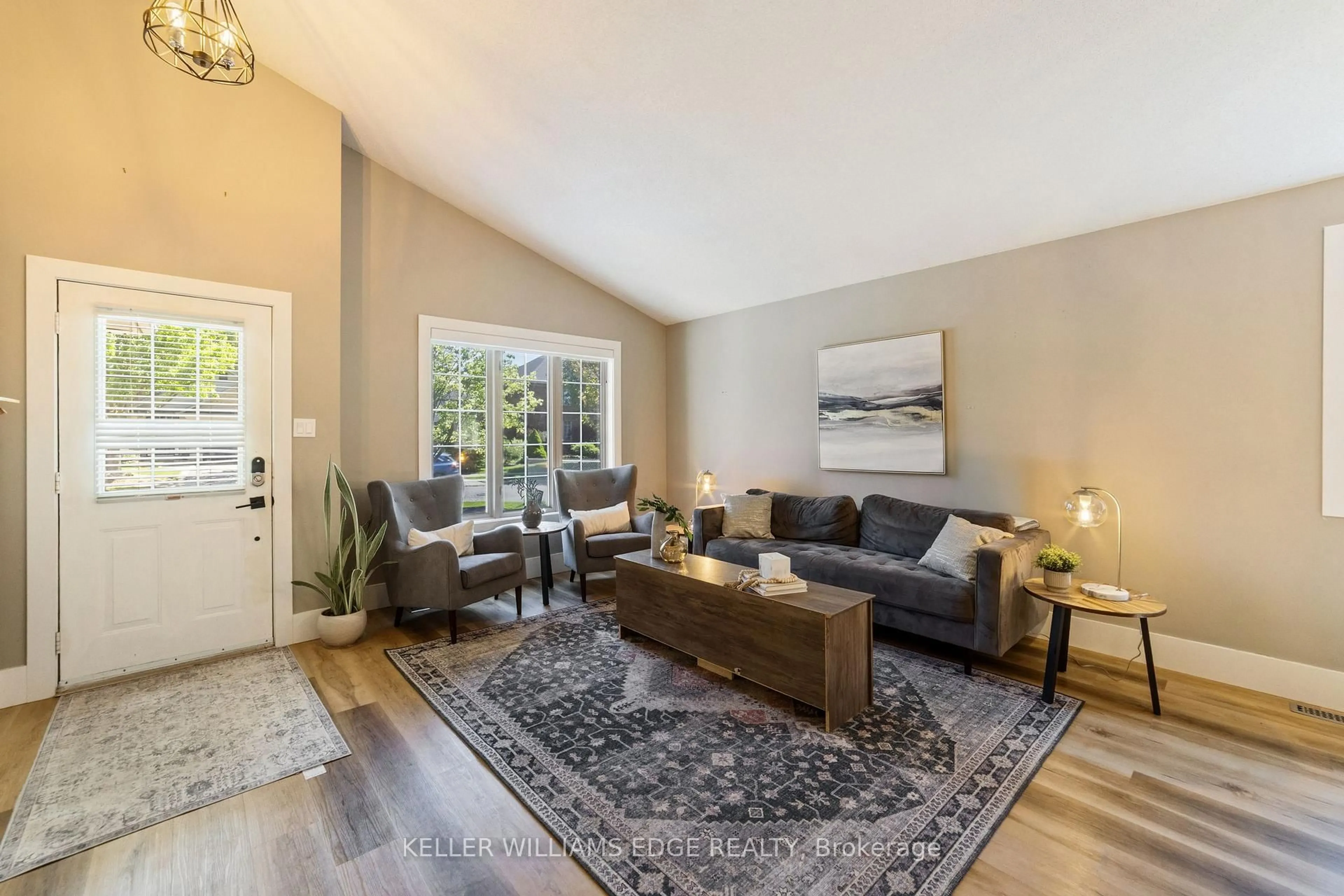 Living room with furniture, unknown for 11 Liam Dr, Hamilton Ontario L9G 4Y1