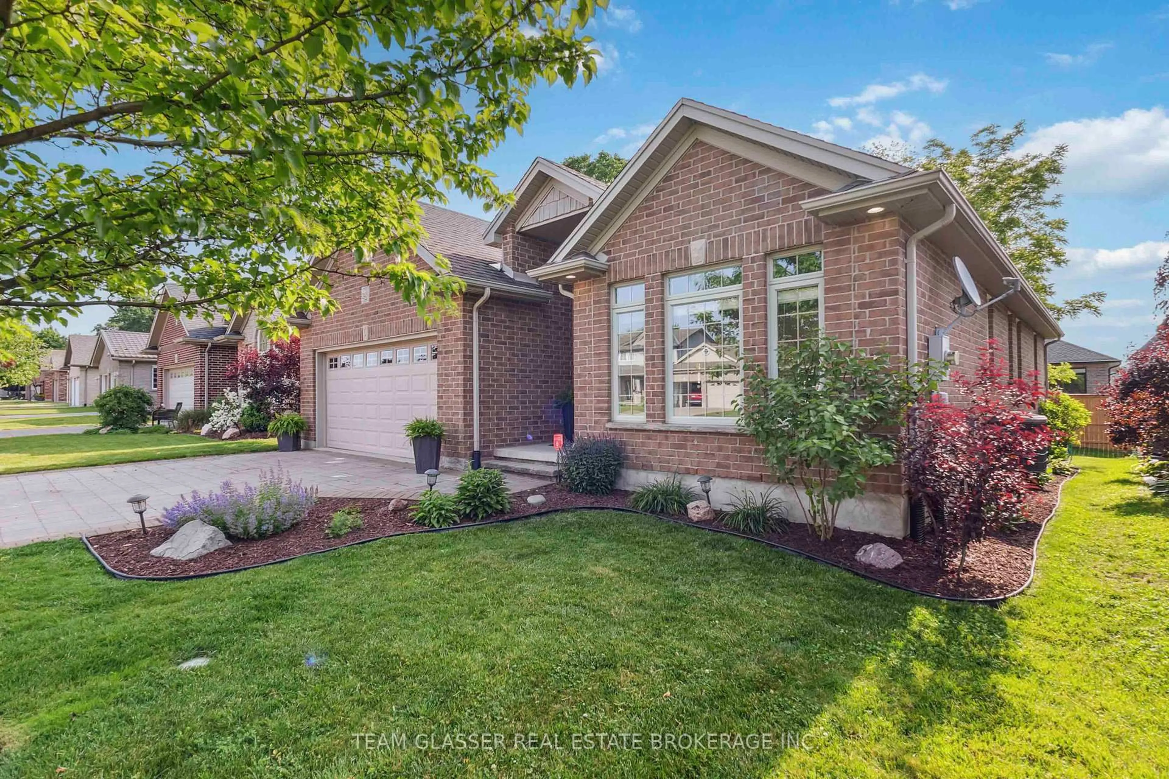 Home with brick exterior material, street for 143 DEBORAH Dr, Strathroy-Caradoc Ontario N7G 4E1