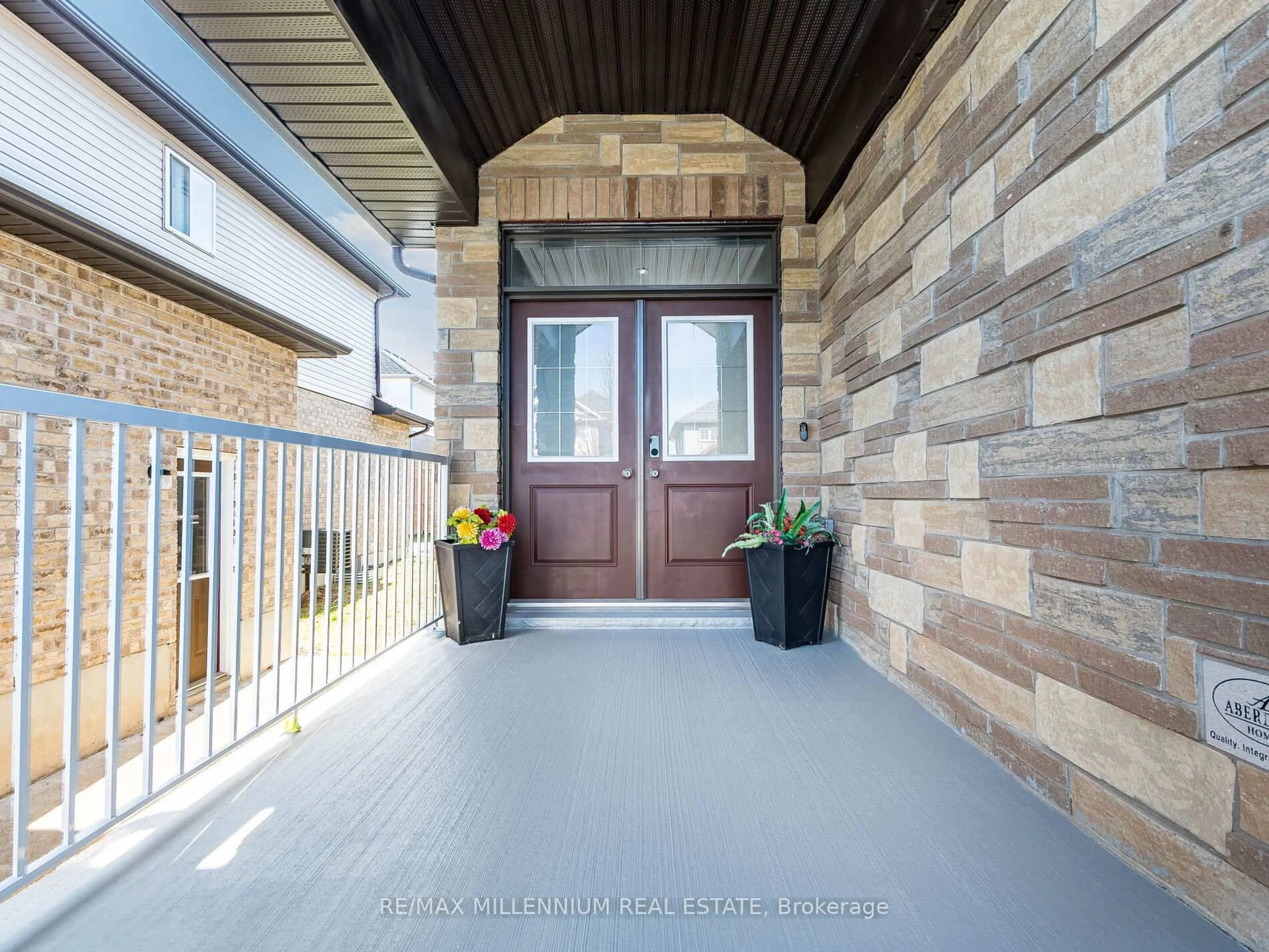 Indoor entryway for 225 Watervale Cres, Kitchener Ontario N2A 0E9