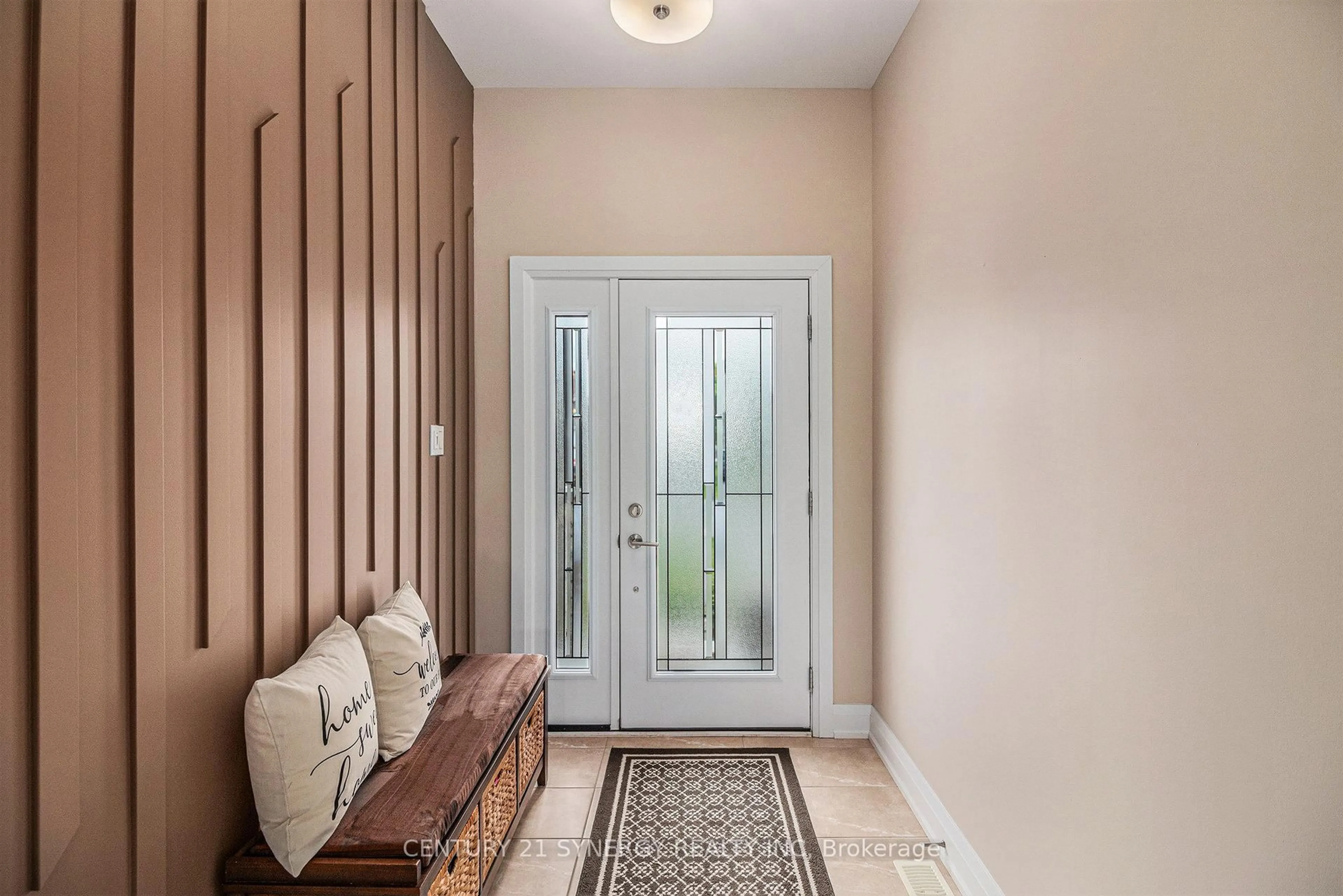 Indoor entryway for 22 Richer St, North Stormont Ontario K0A 1R0