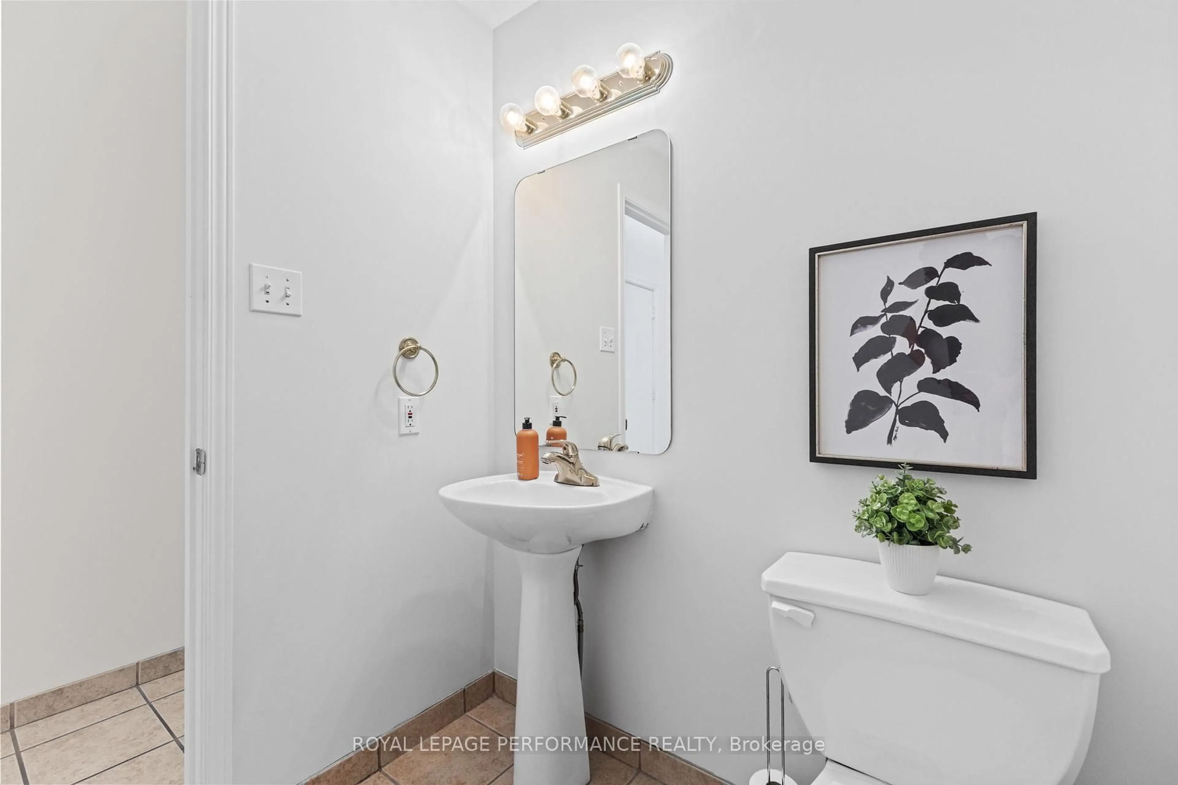 Standard bathroom, ceramic/tile floor for 6406 Sablewood Pl, Ottawa Ontario K1C 7L7