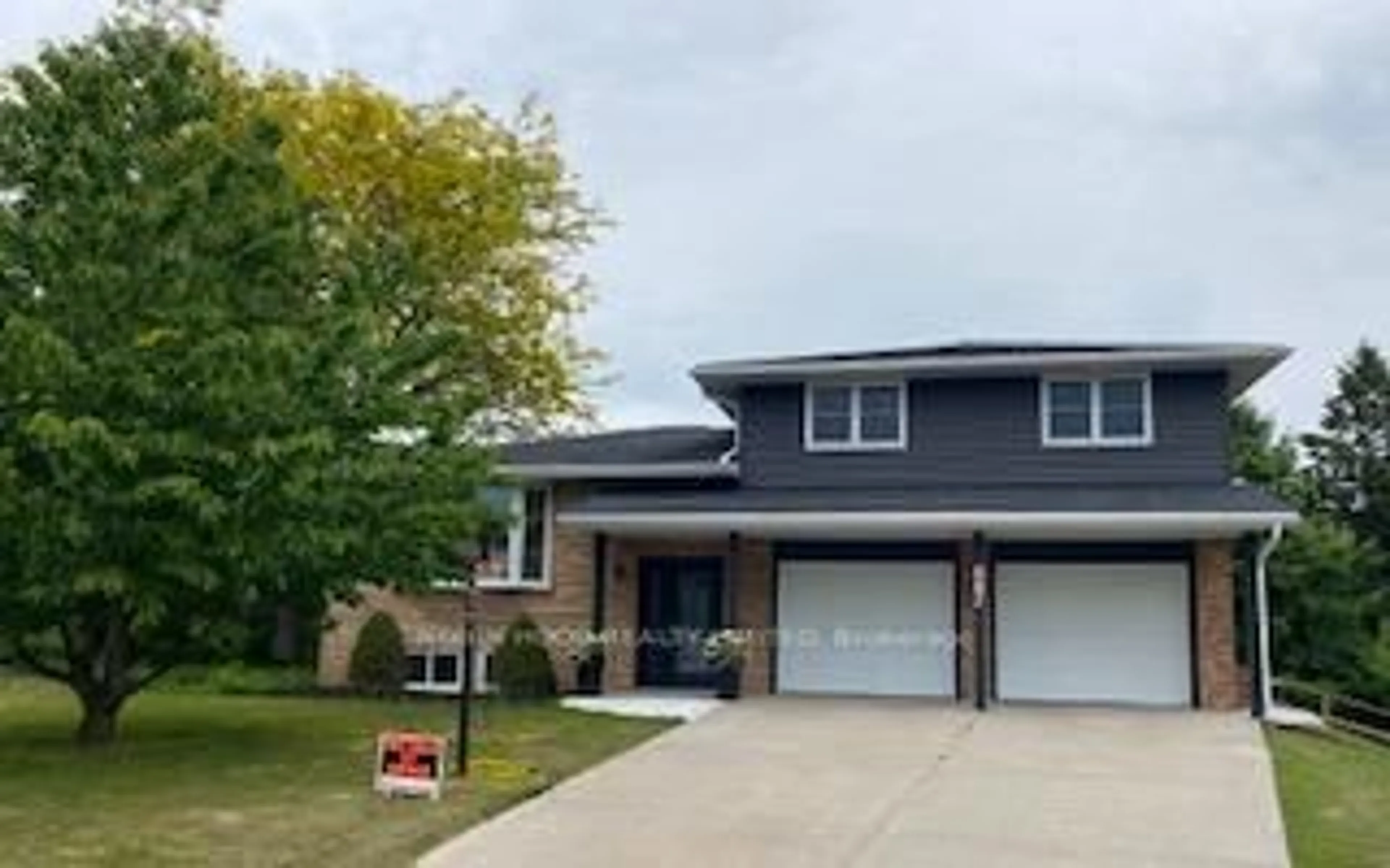 Unknown for 887 Nodwell Crt, Saugeen Shores Ontario N0H 2C4