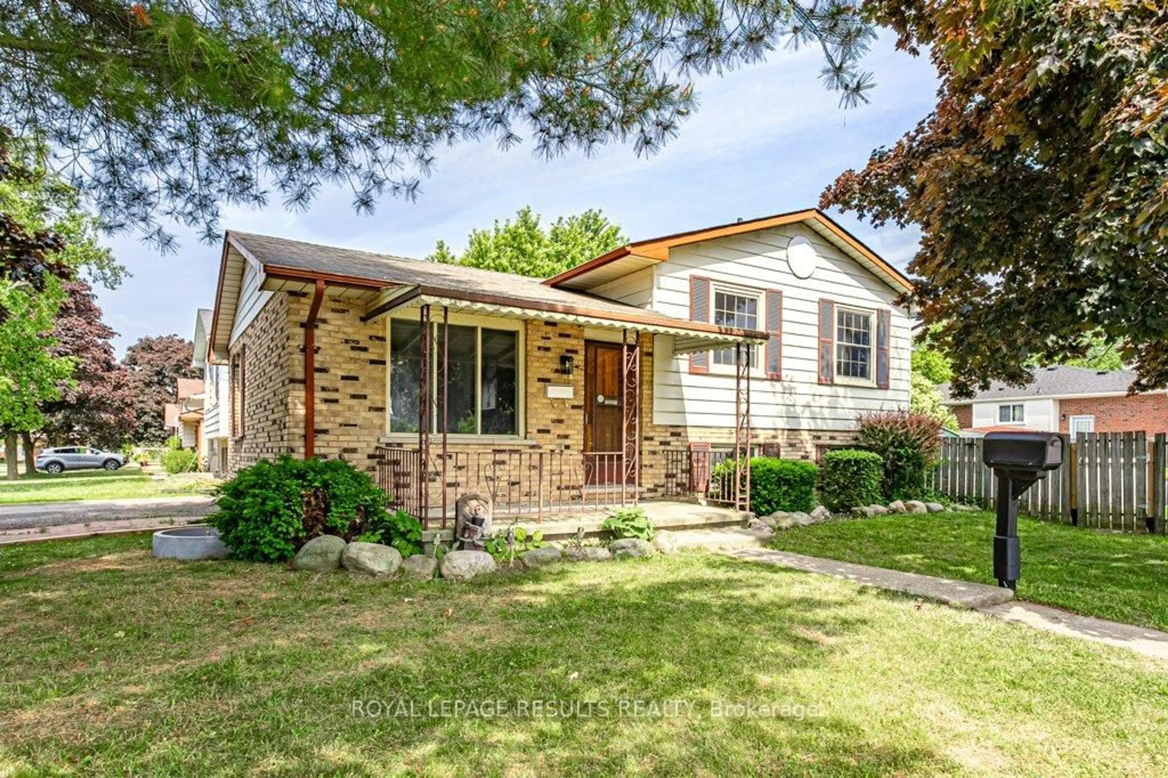 Home with brick exterior material, street for 1 Vanier Pl, St. Thomas Ontario N5R 5L2