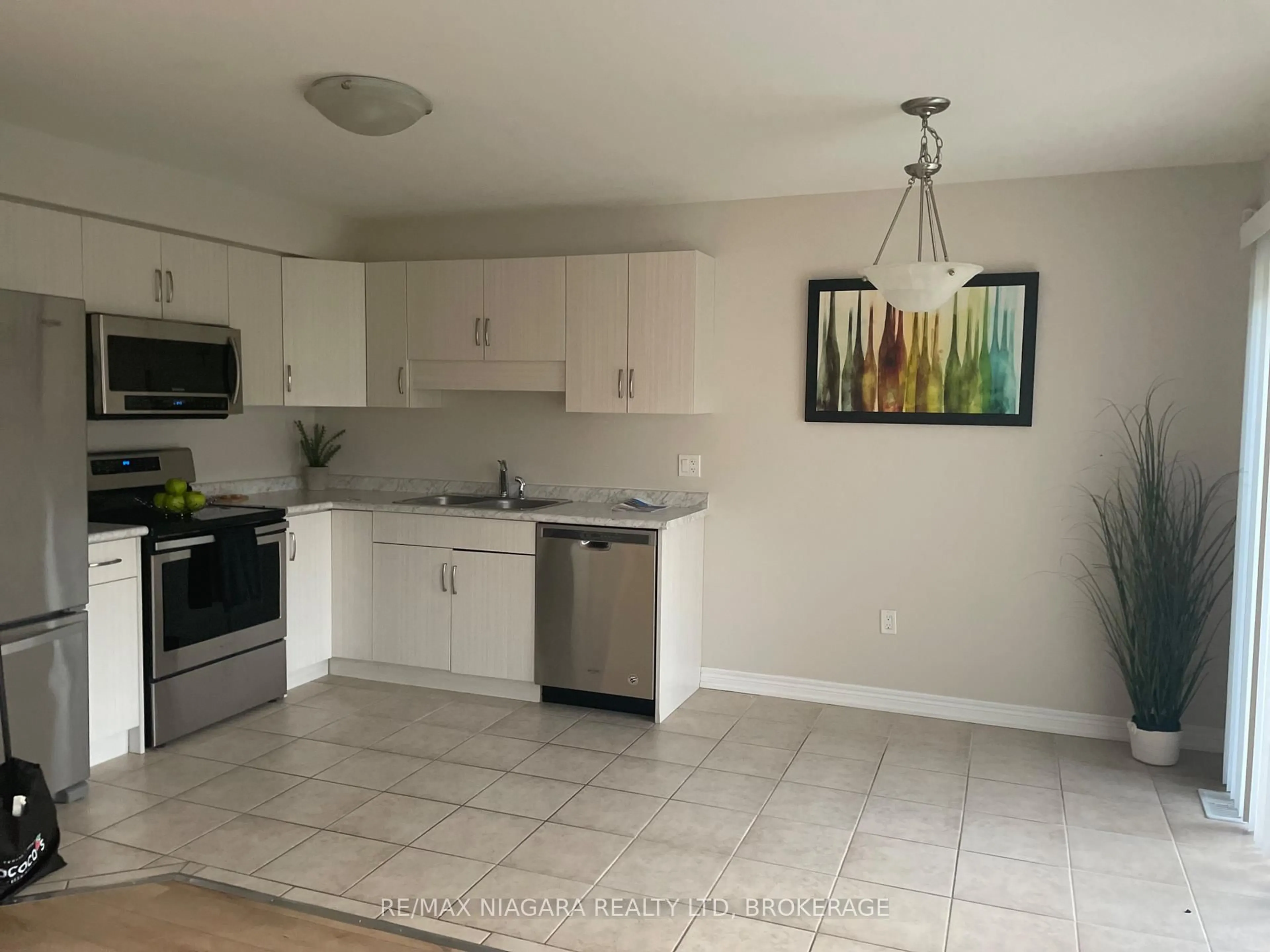 Unknown for 7921 Oldfield Rd, Niagara Falls Ontario L2G 0H8