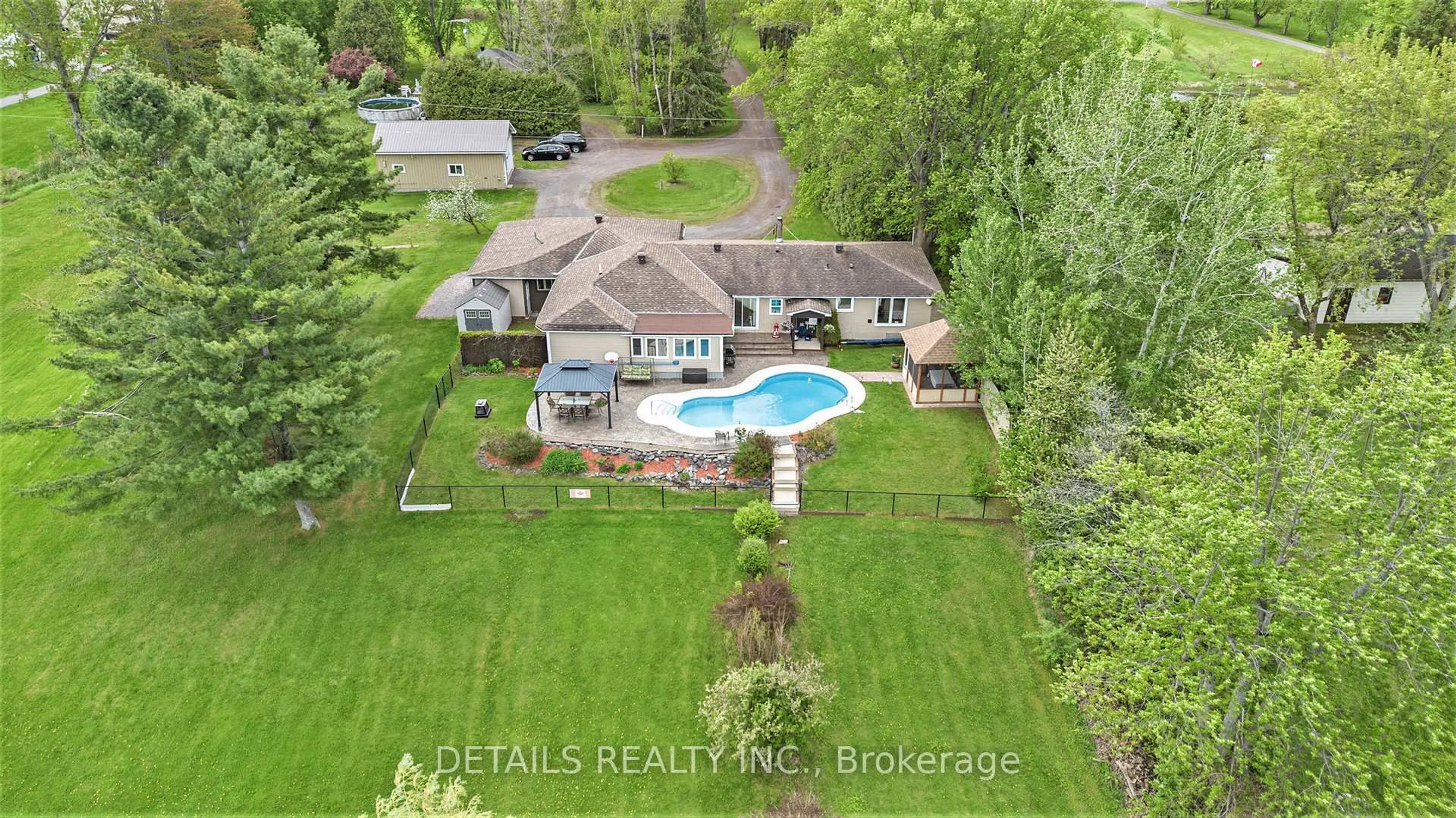 A pic from outside/outdoor area/front of a property/back of a property/a pic from drone, water/lake/river/ocean view for 899 Concession Rd, Alfred and Plantagenet Ontario K0B 1L0