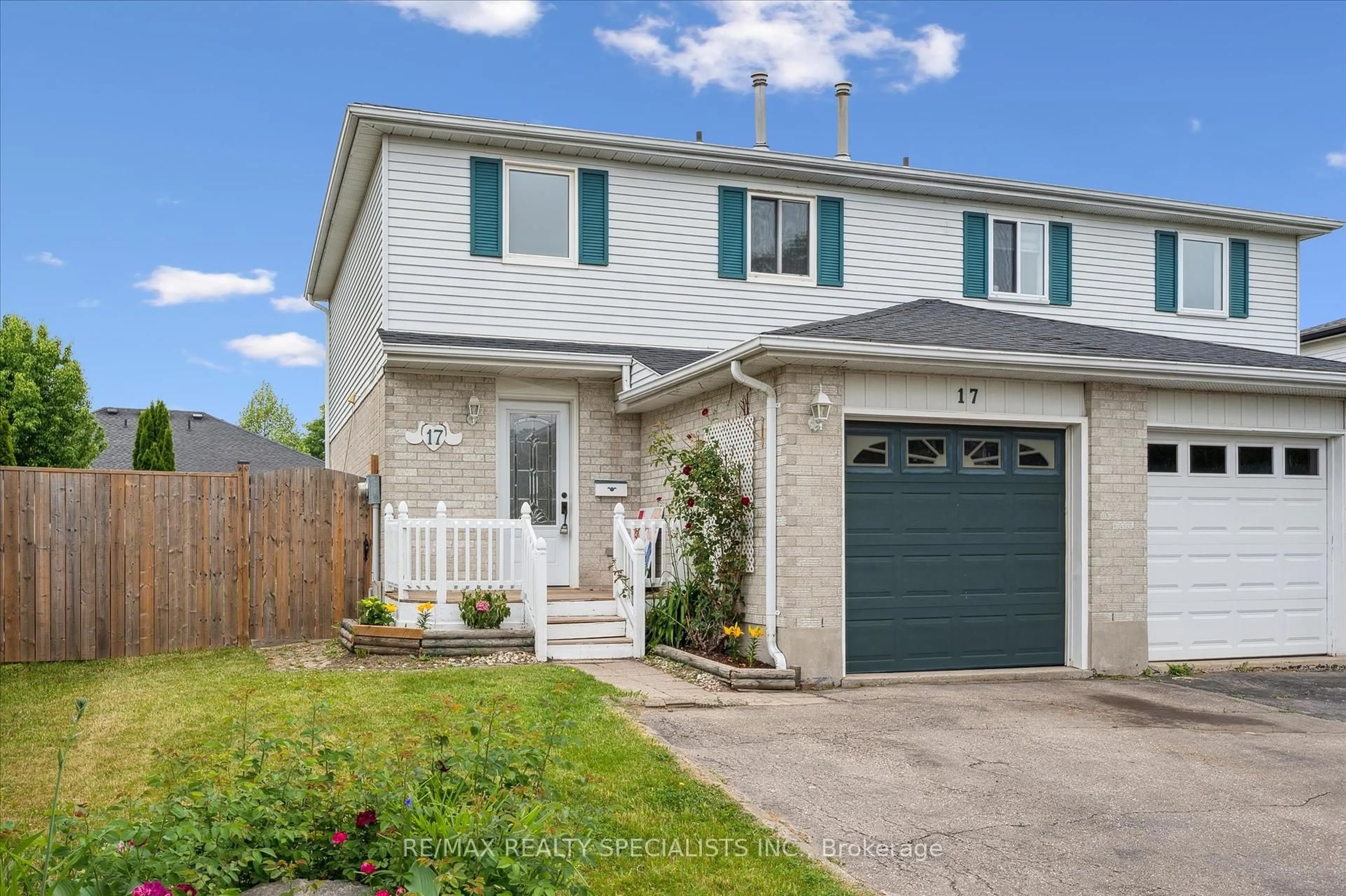 Home with vinyl exterior material, street for 17 Tamvale Cres, Kitchener Ontario N2E 3K8